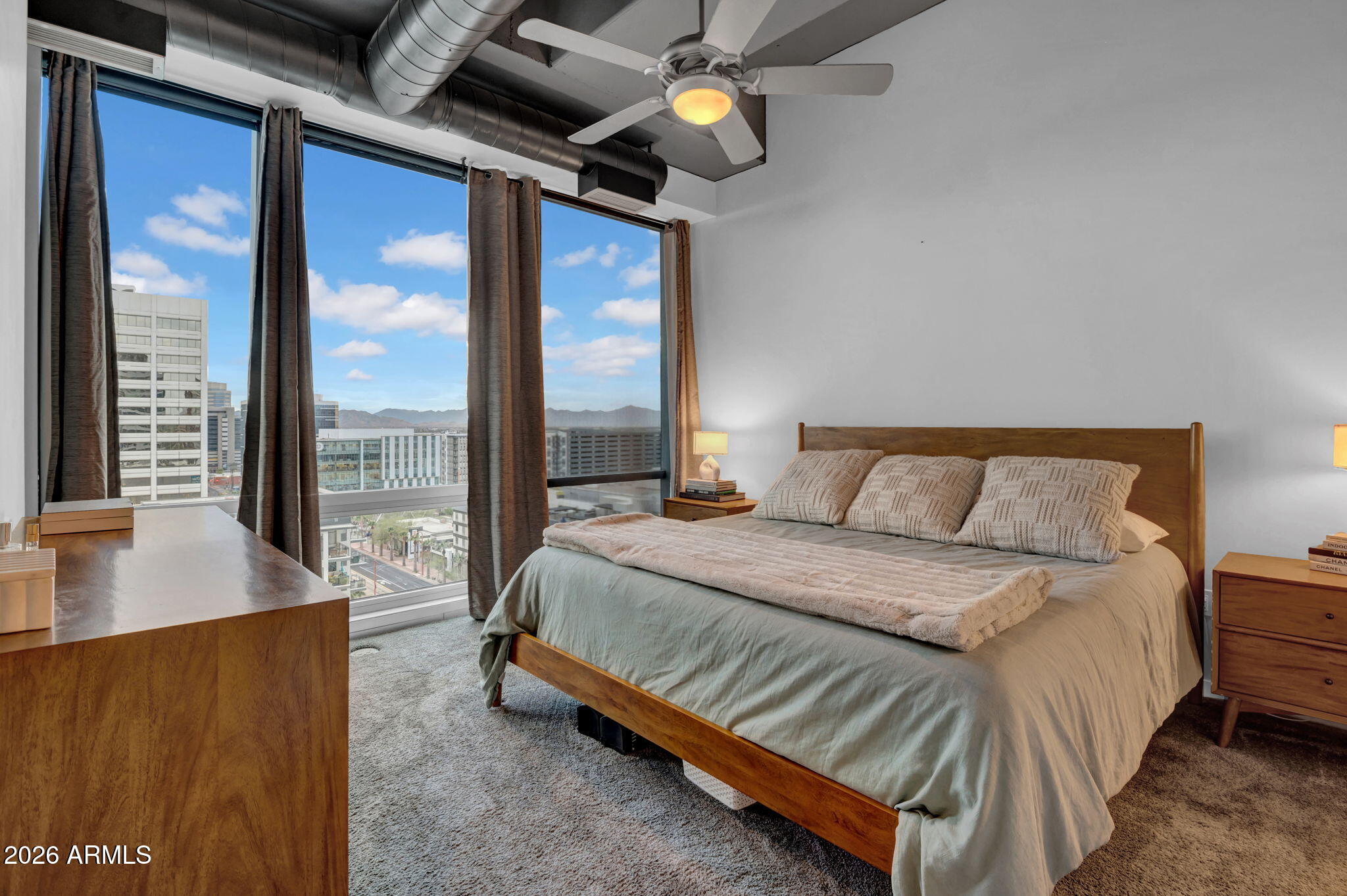1 E LEXINGTON Avenue 1001