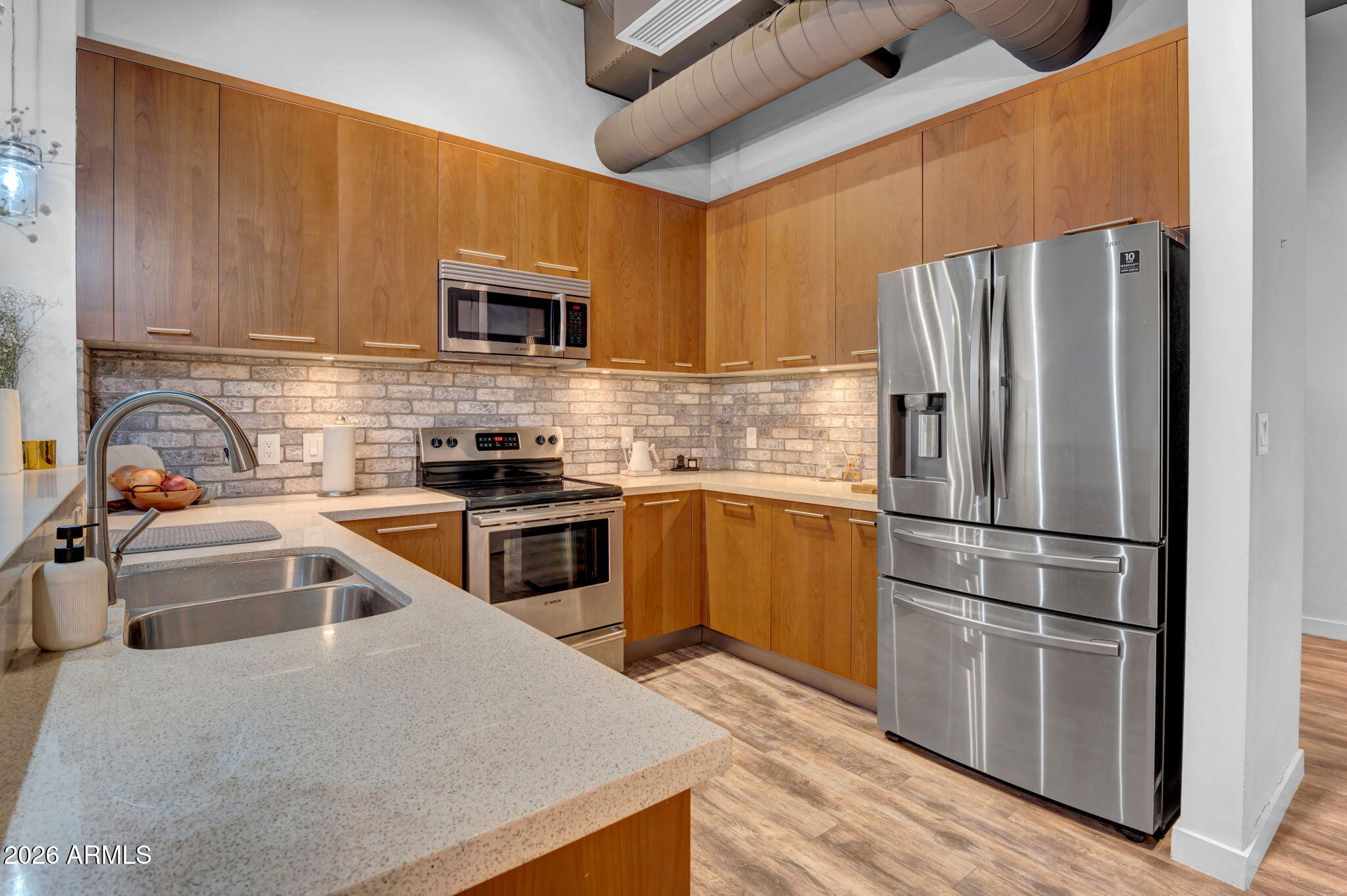 1 E LEXINGTON Avenue 1001