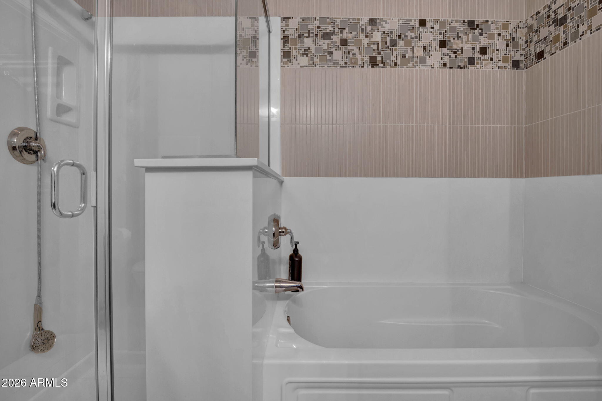 1 E LEXINGTON Avenue 1001