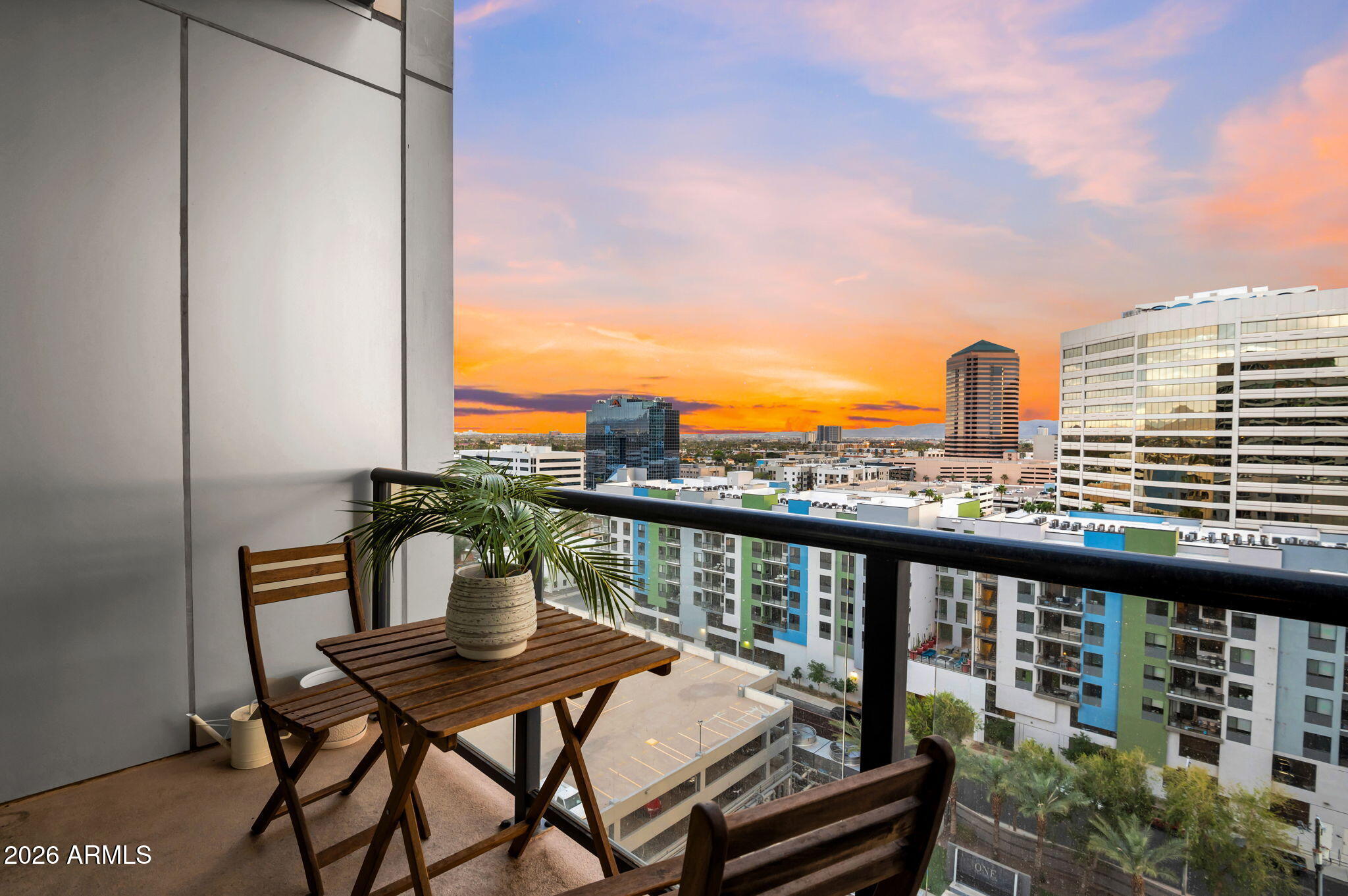 1 E LEXINGTON Avenue 1001