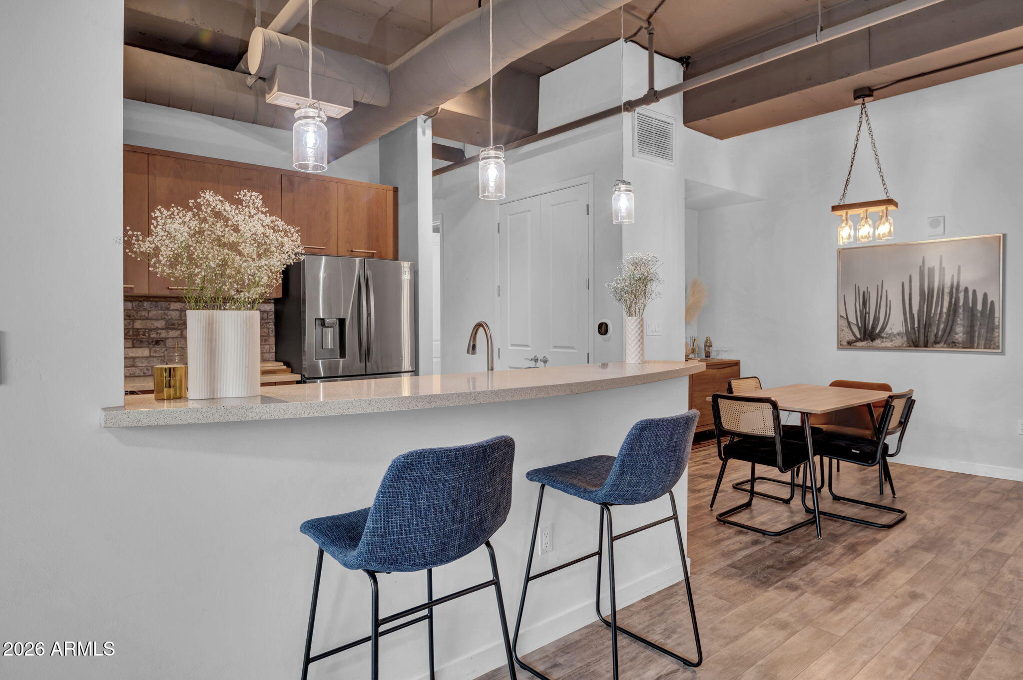 1 E LEXINGTON Avenue 1001