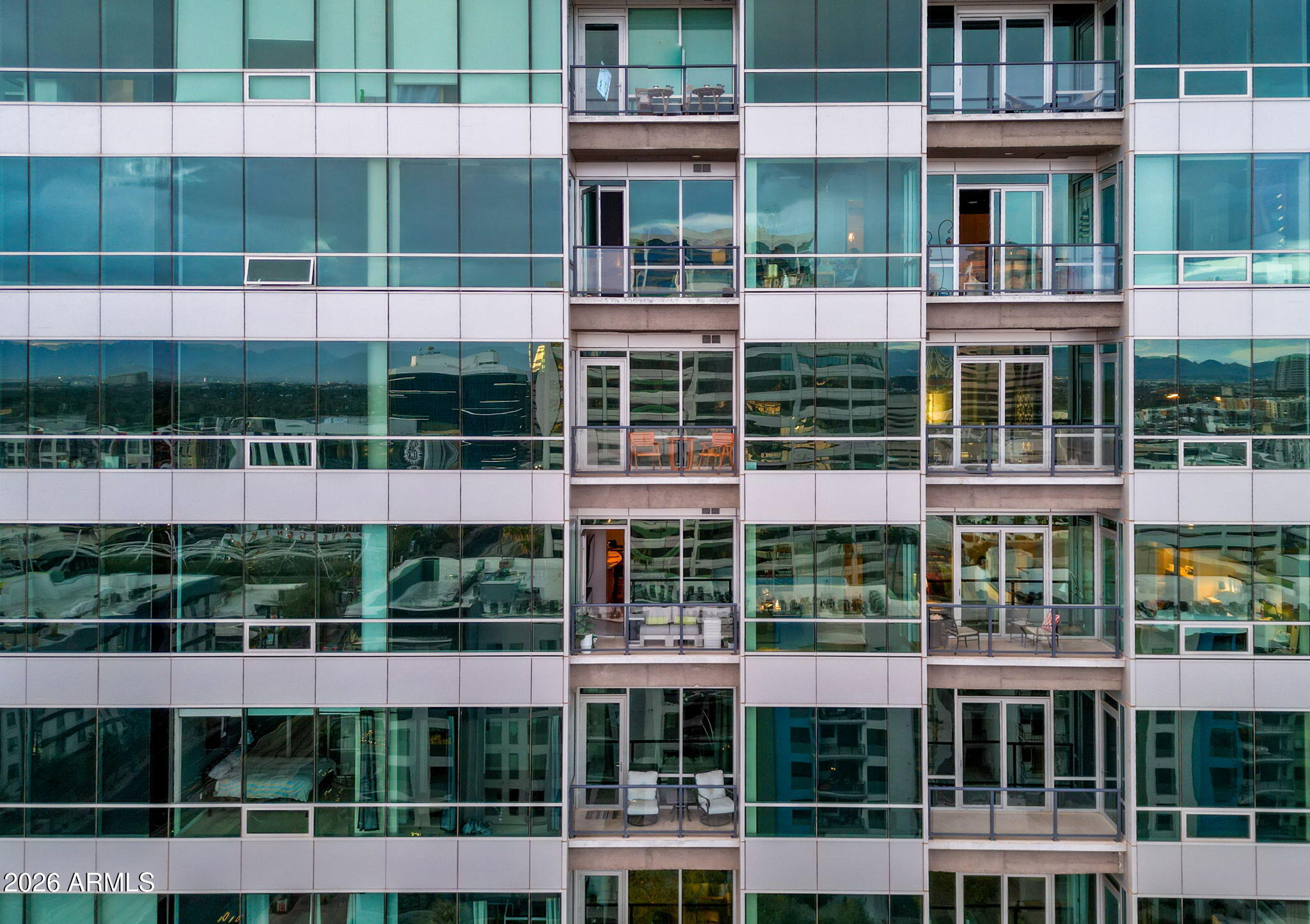 1 E LEXINGTON Avenue 1001