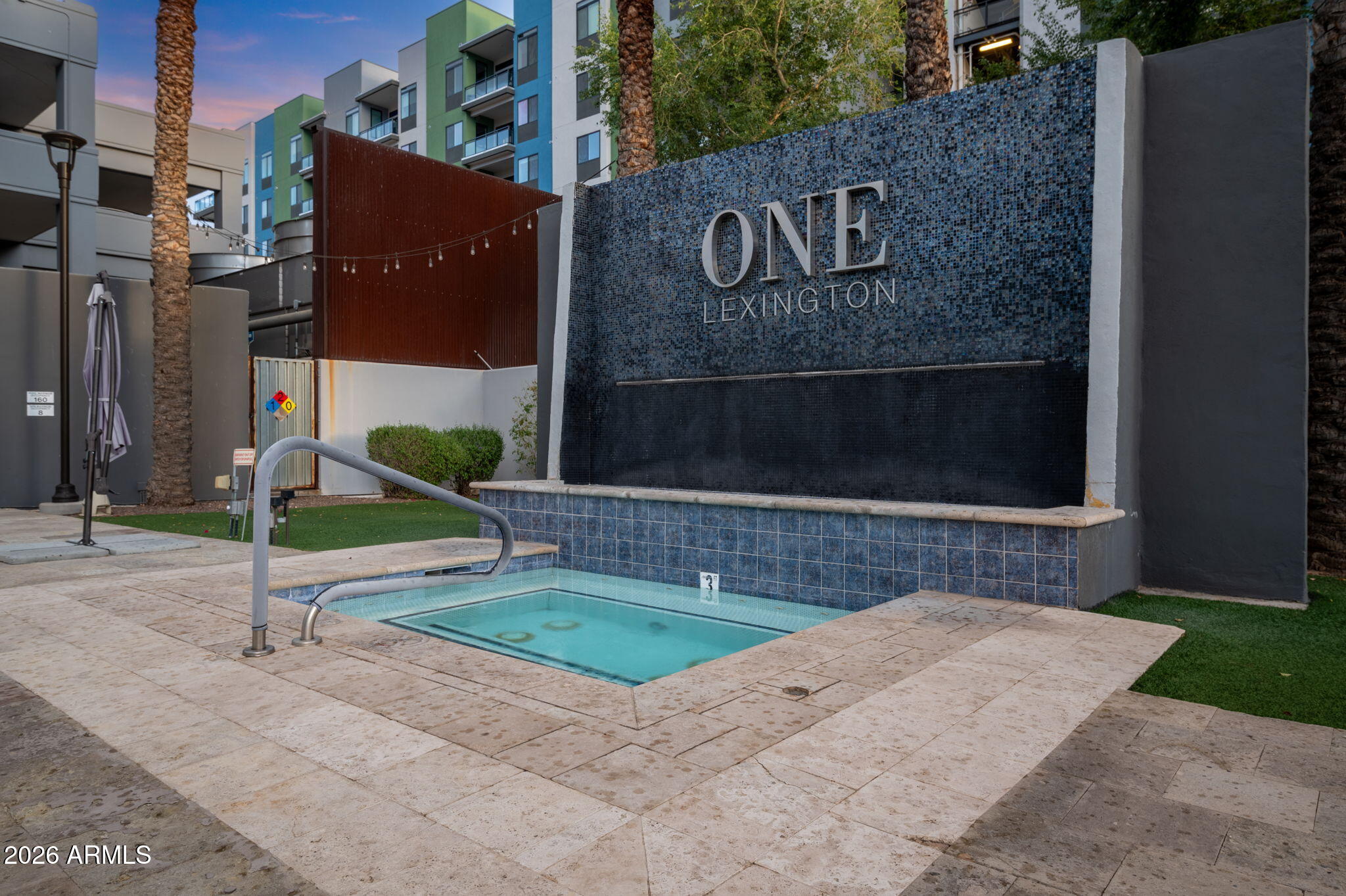 1 E LEXINGTON Avenue 1001