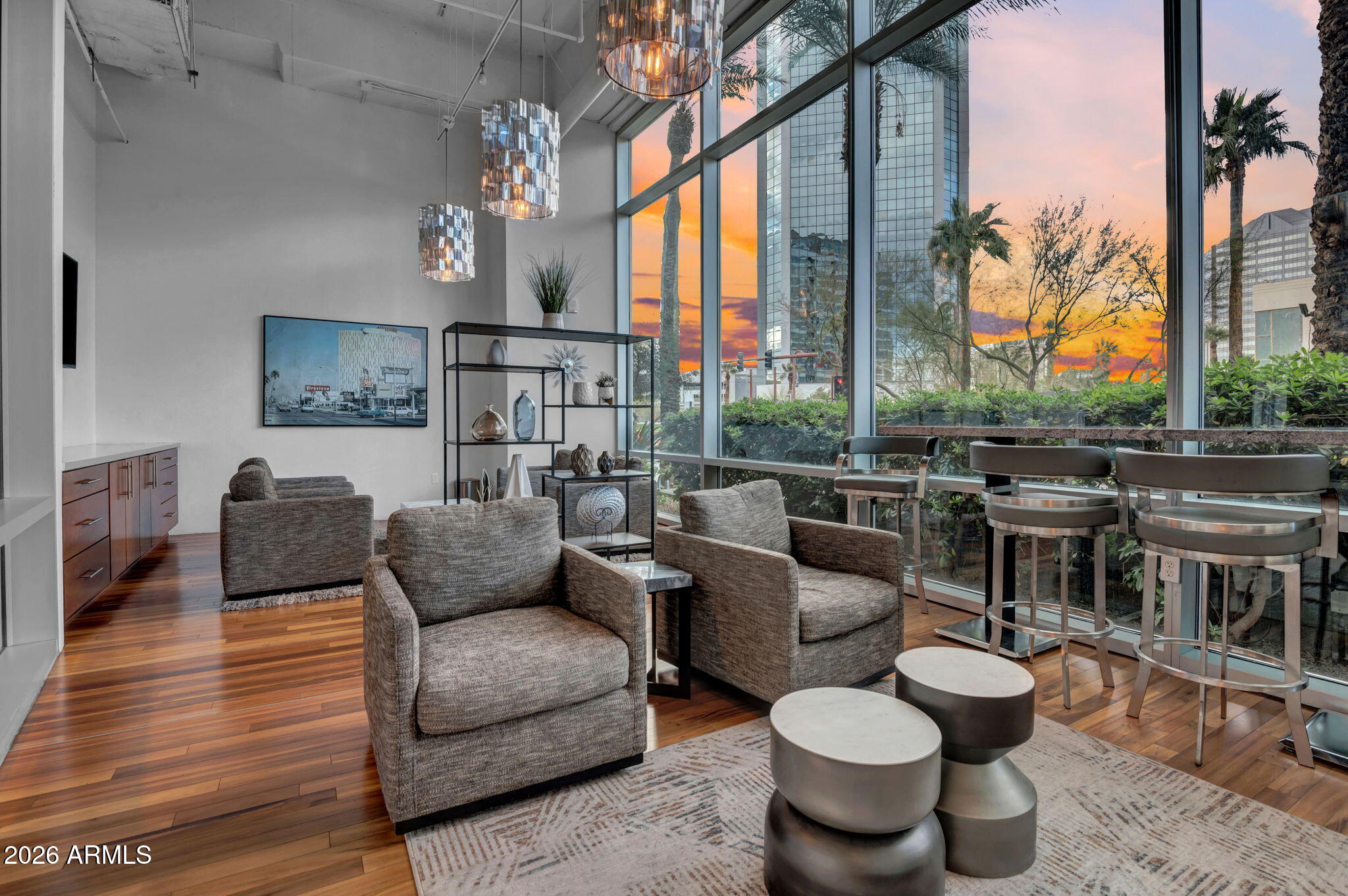 1 E LEXINGTON Avenue 1001