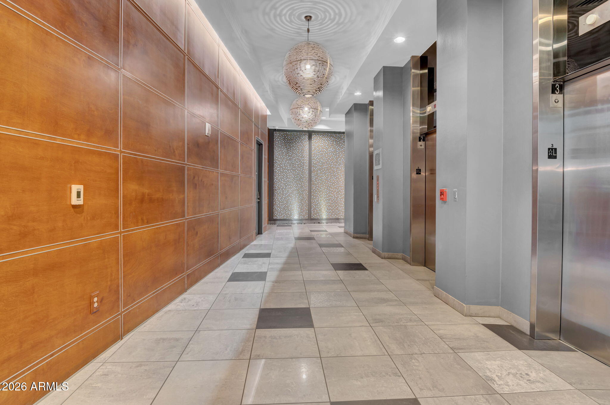 1 E LEXINGTON Avenue 1001