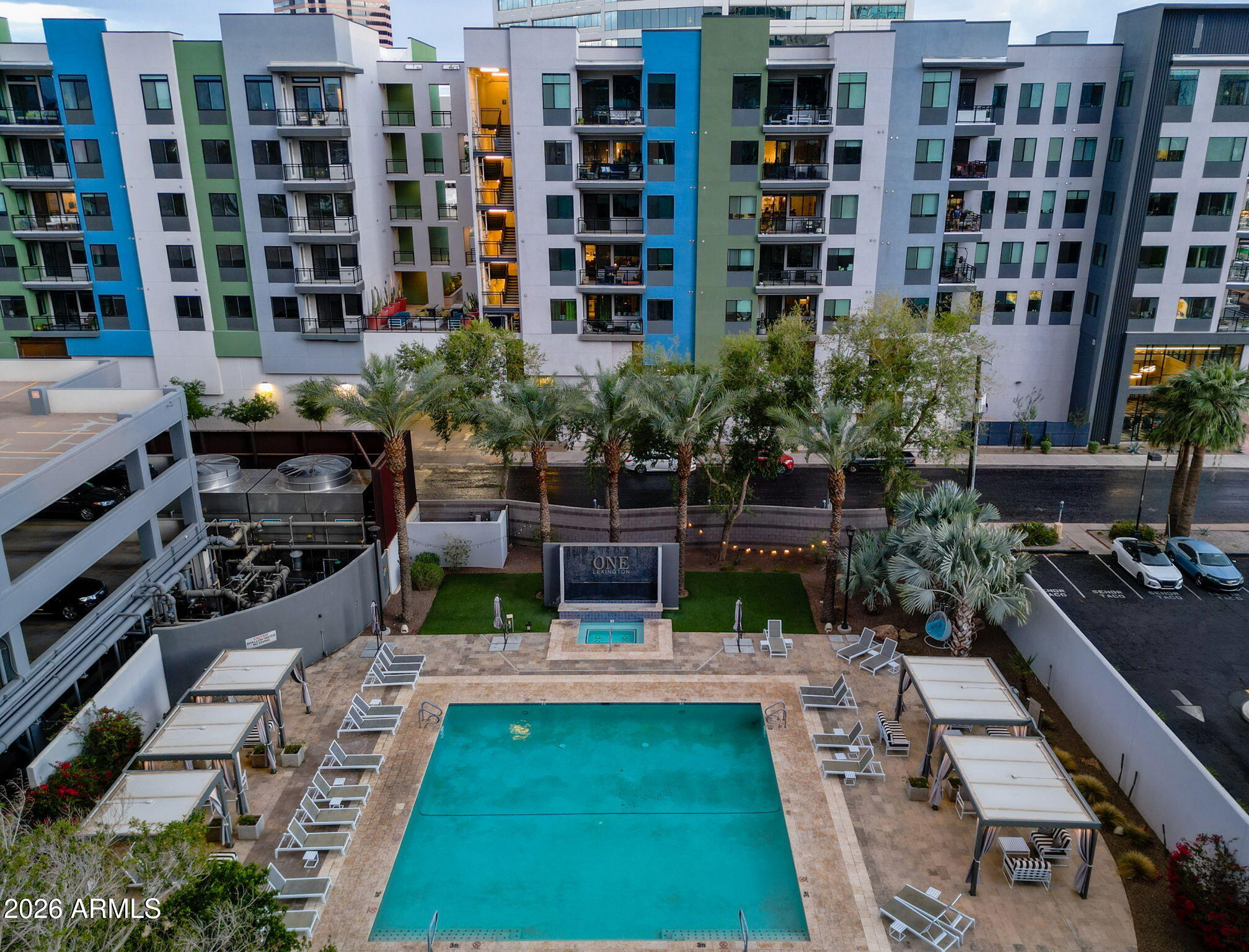 1 E LEXINGTON Avenue 1001