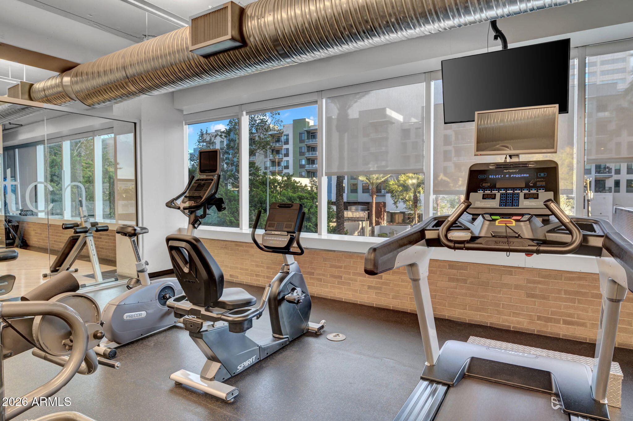 1 E LEXINGTON Avenue 1001