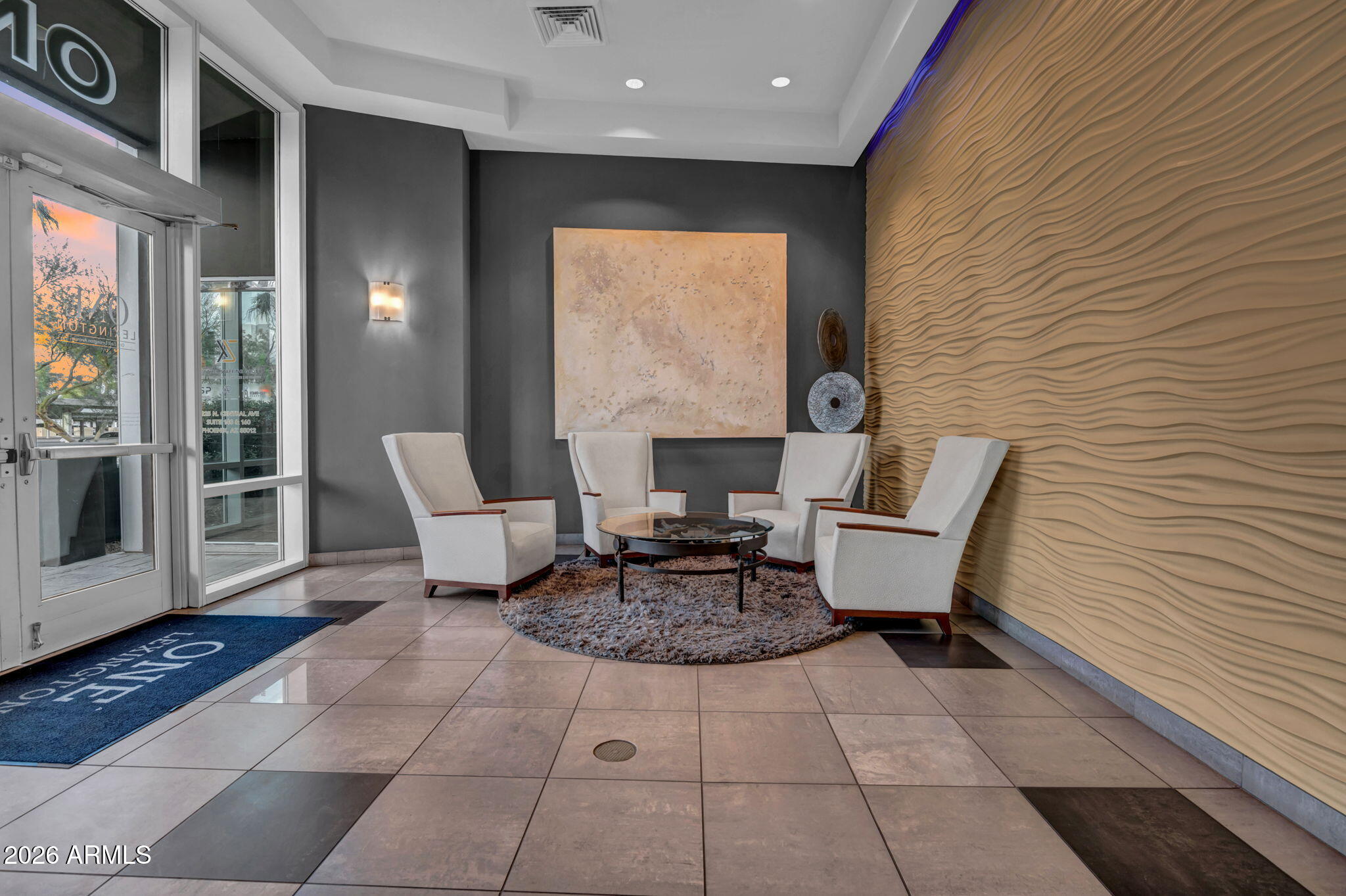 1 E LEXINGTON Avenue 1001