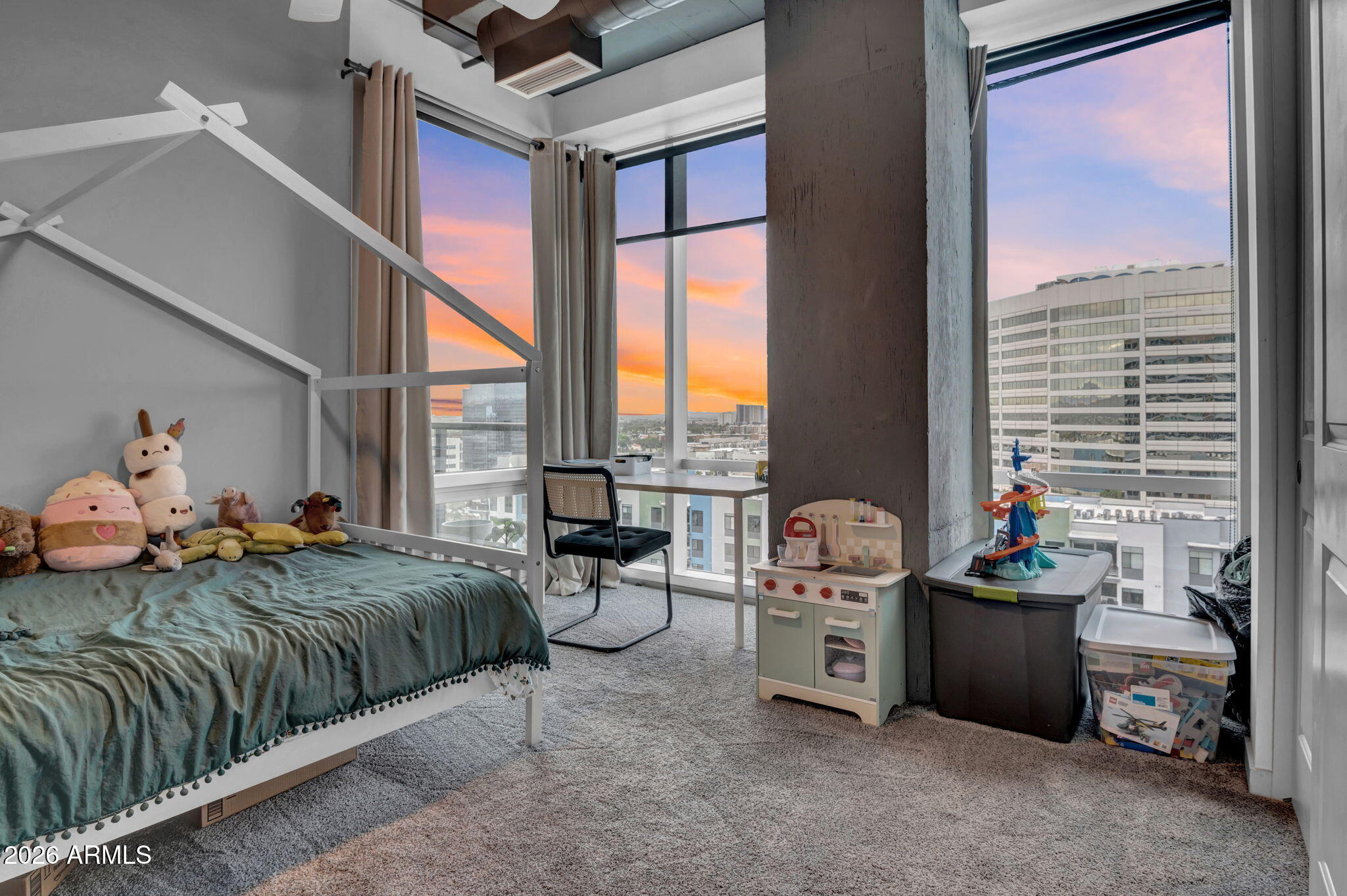 1 E LEXINGTON Avenue 1001