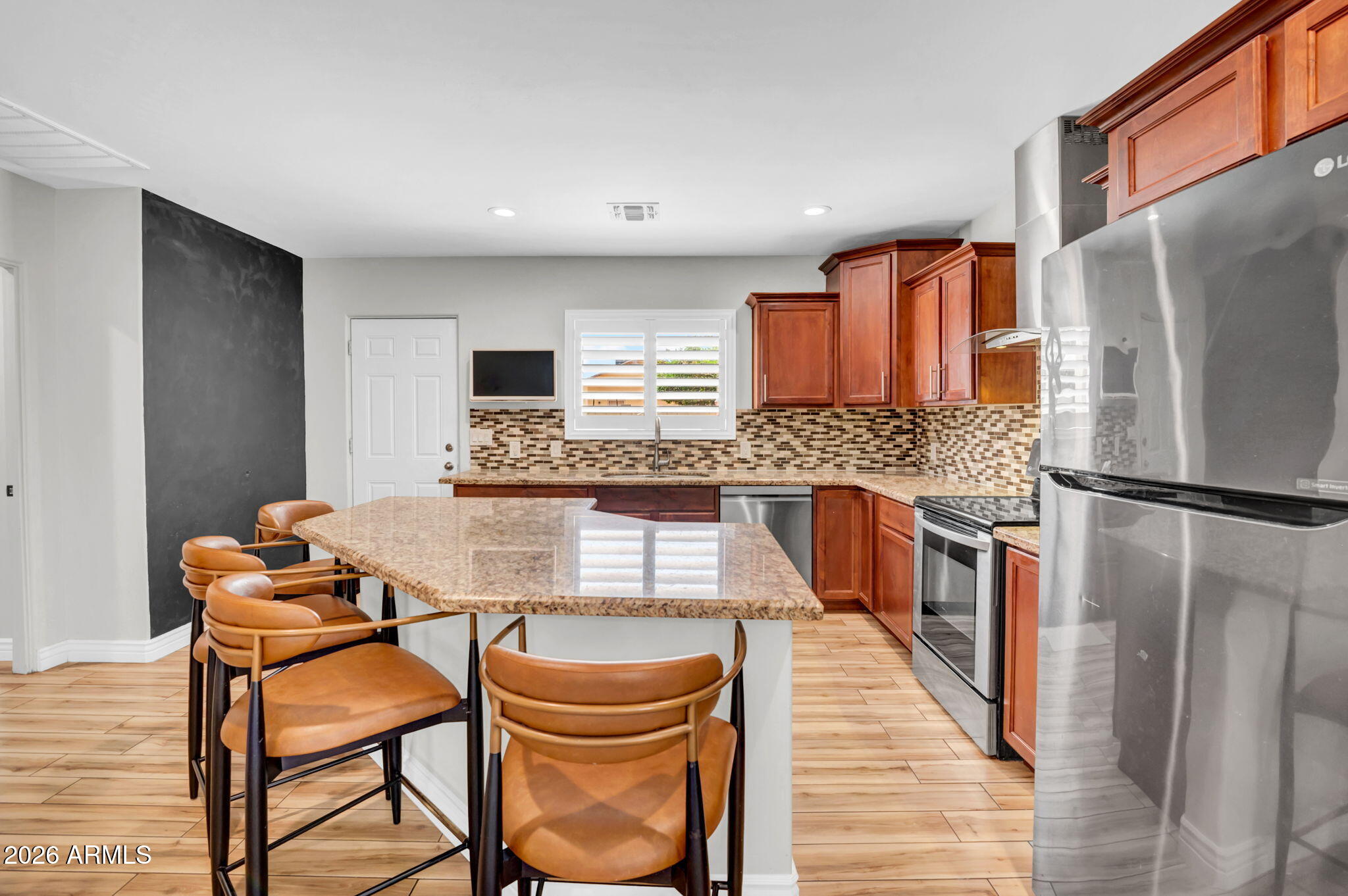 2405 N 27TH Place