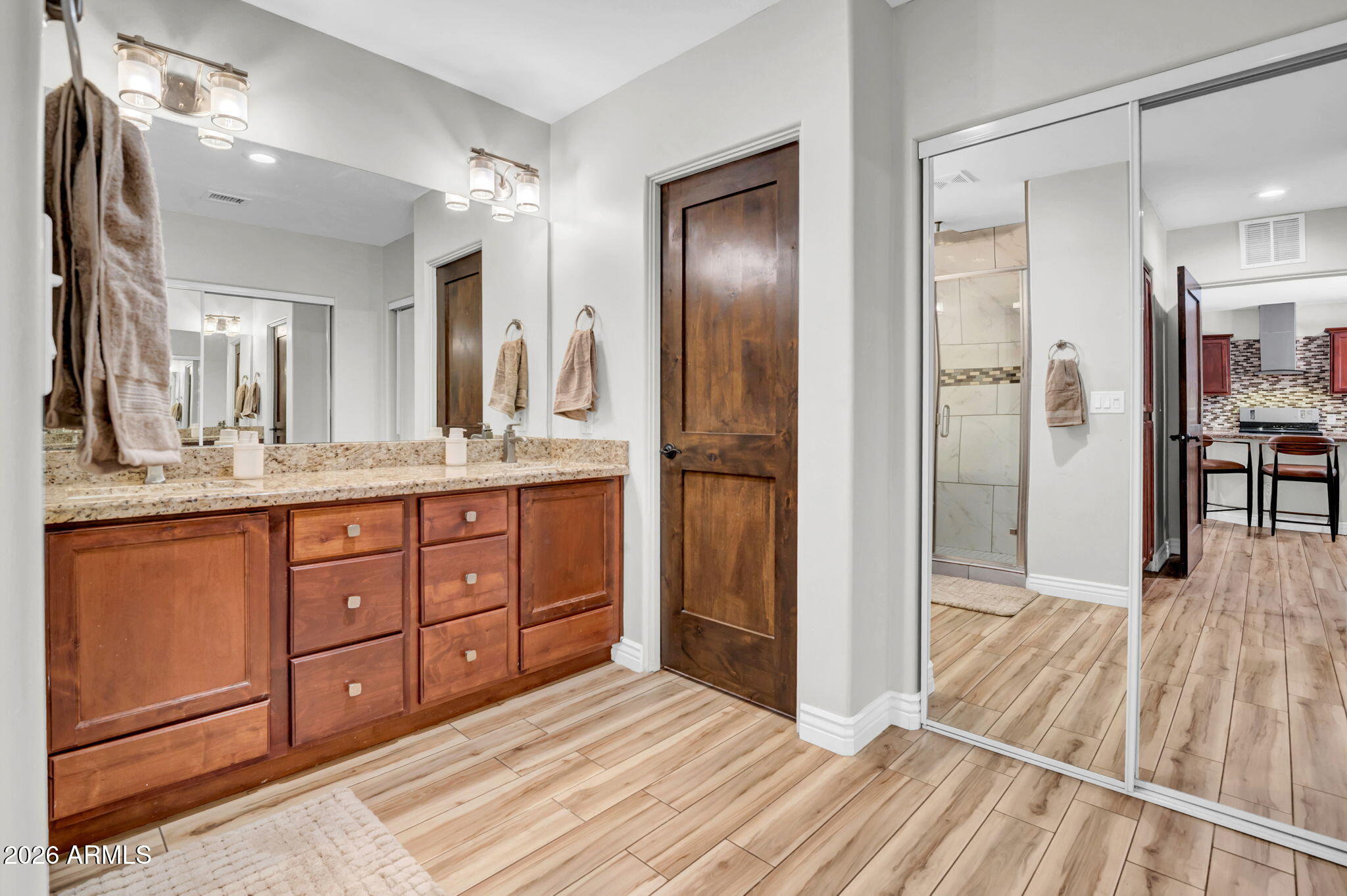 2405 N 27TH Place