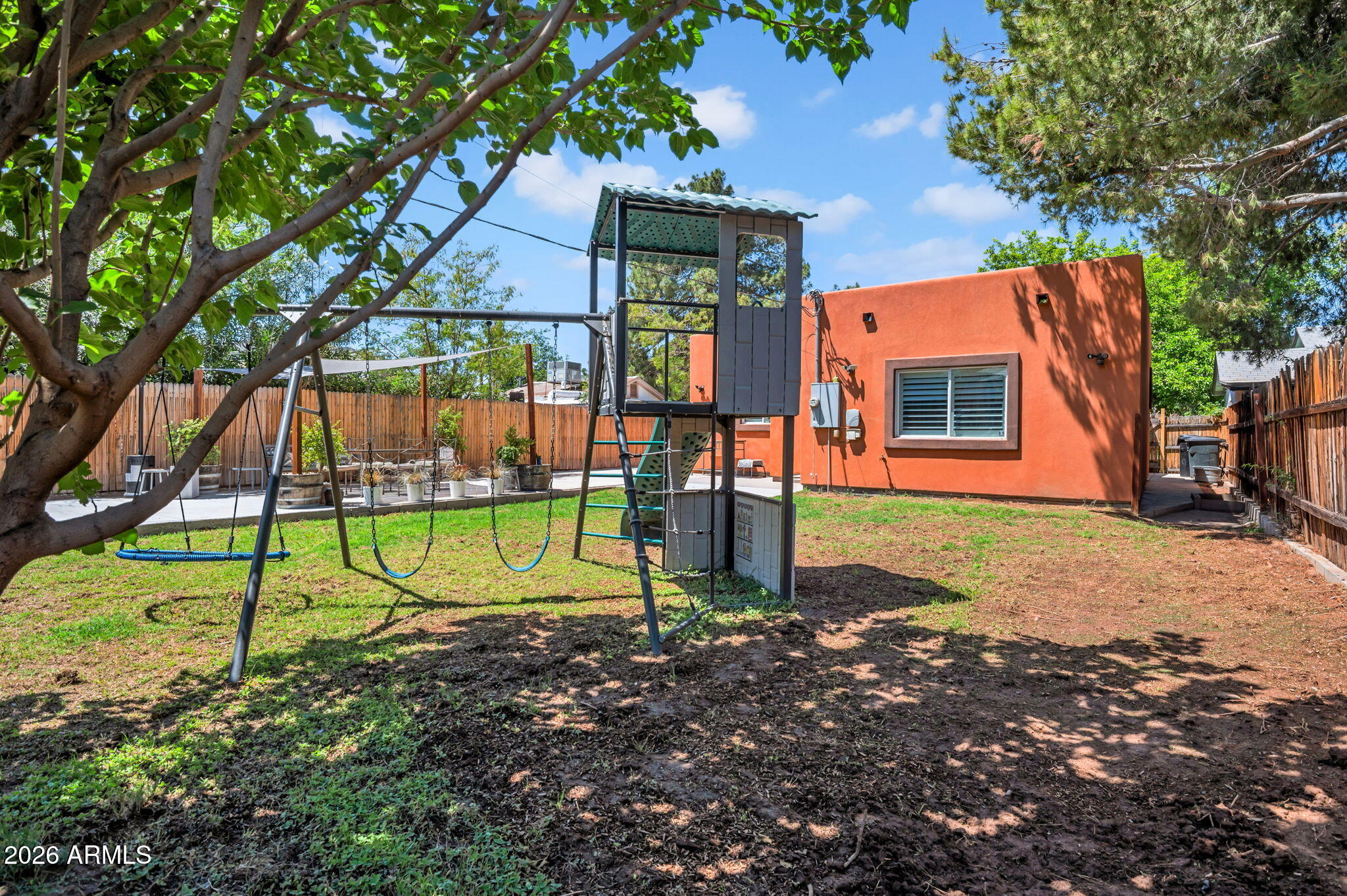 2405 N 27TH Place