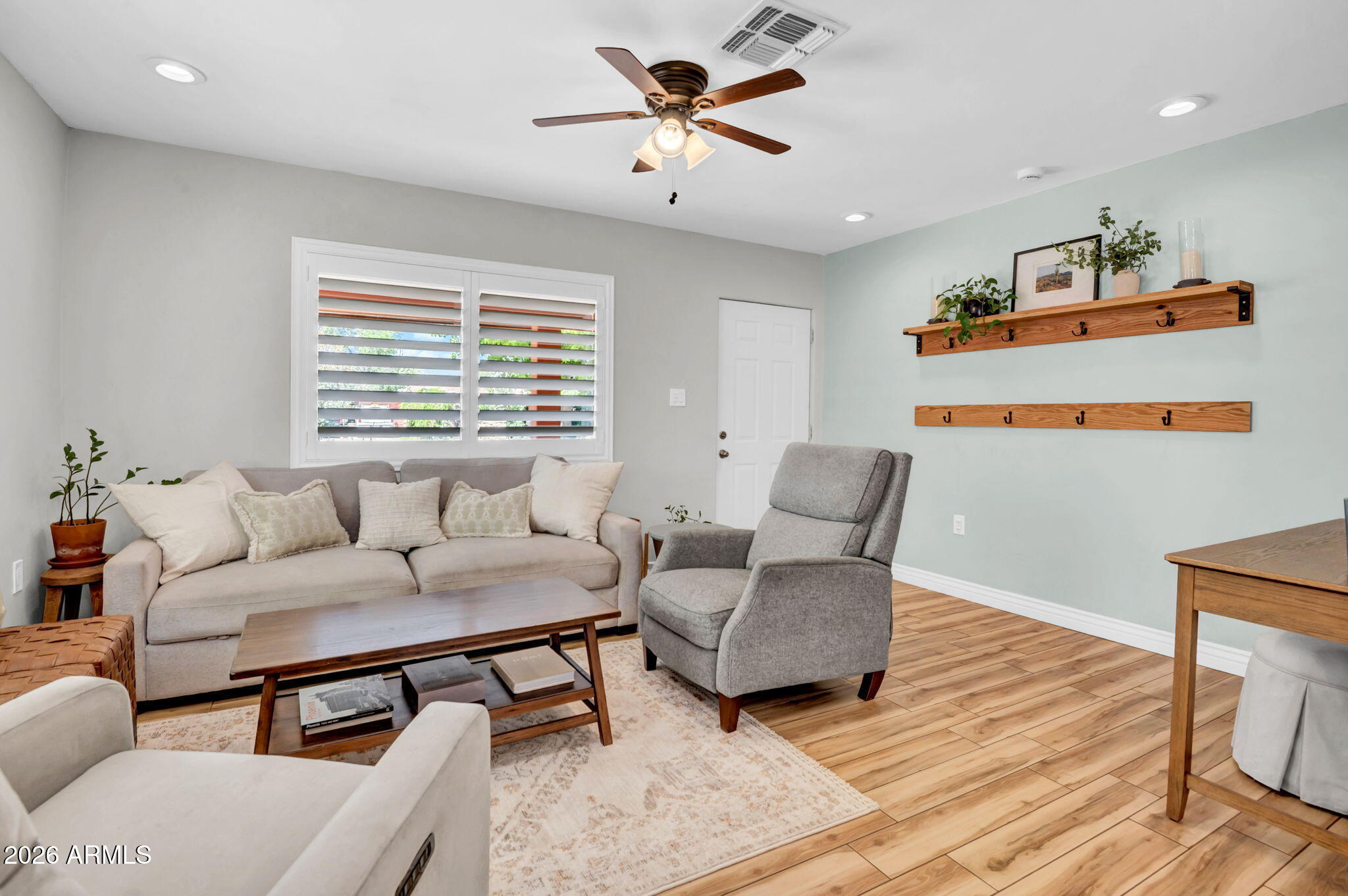 2405 N 27TH Place