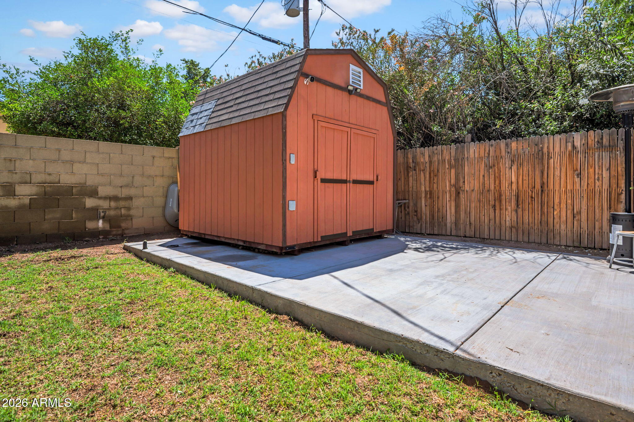 2405 N 27TH Place