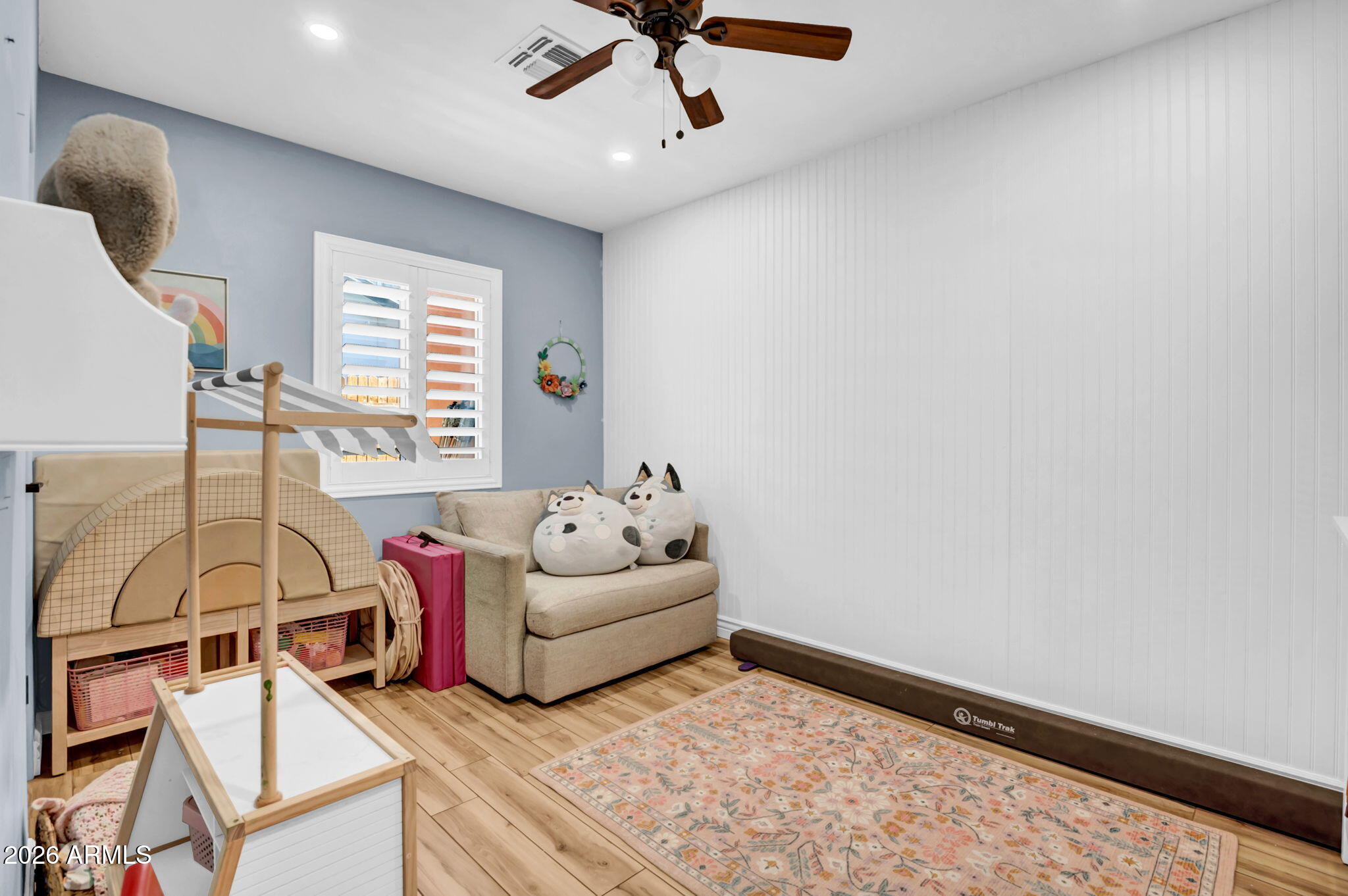 2405 N 27TH Place
