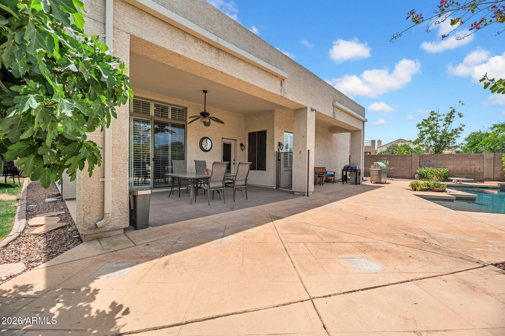 1140 E TUCKEY Lane