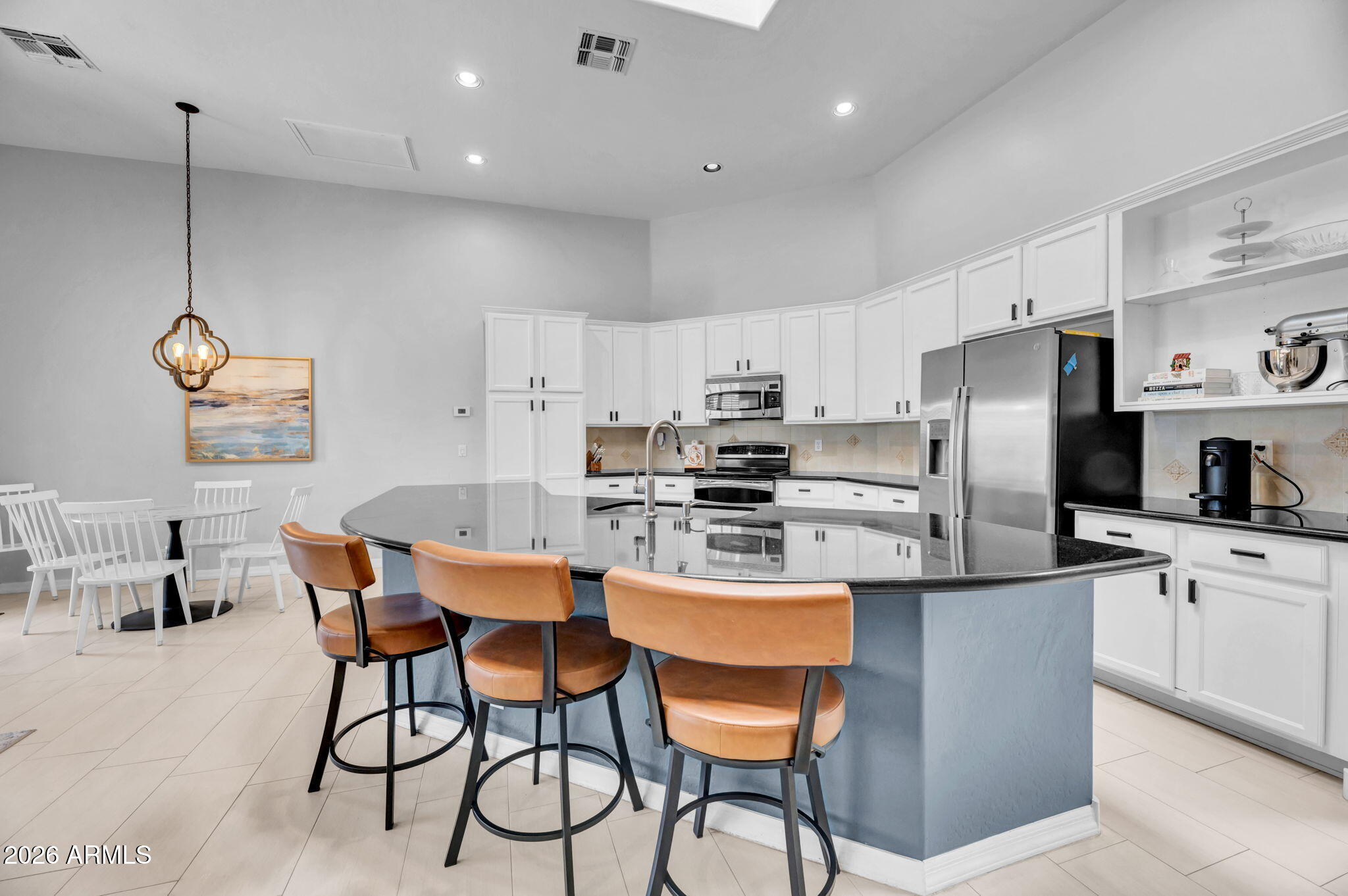 1140 E TUCKEY Lane