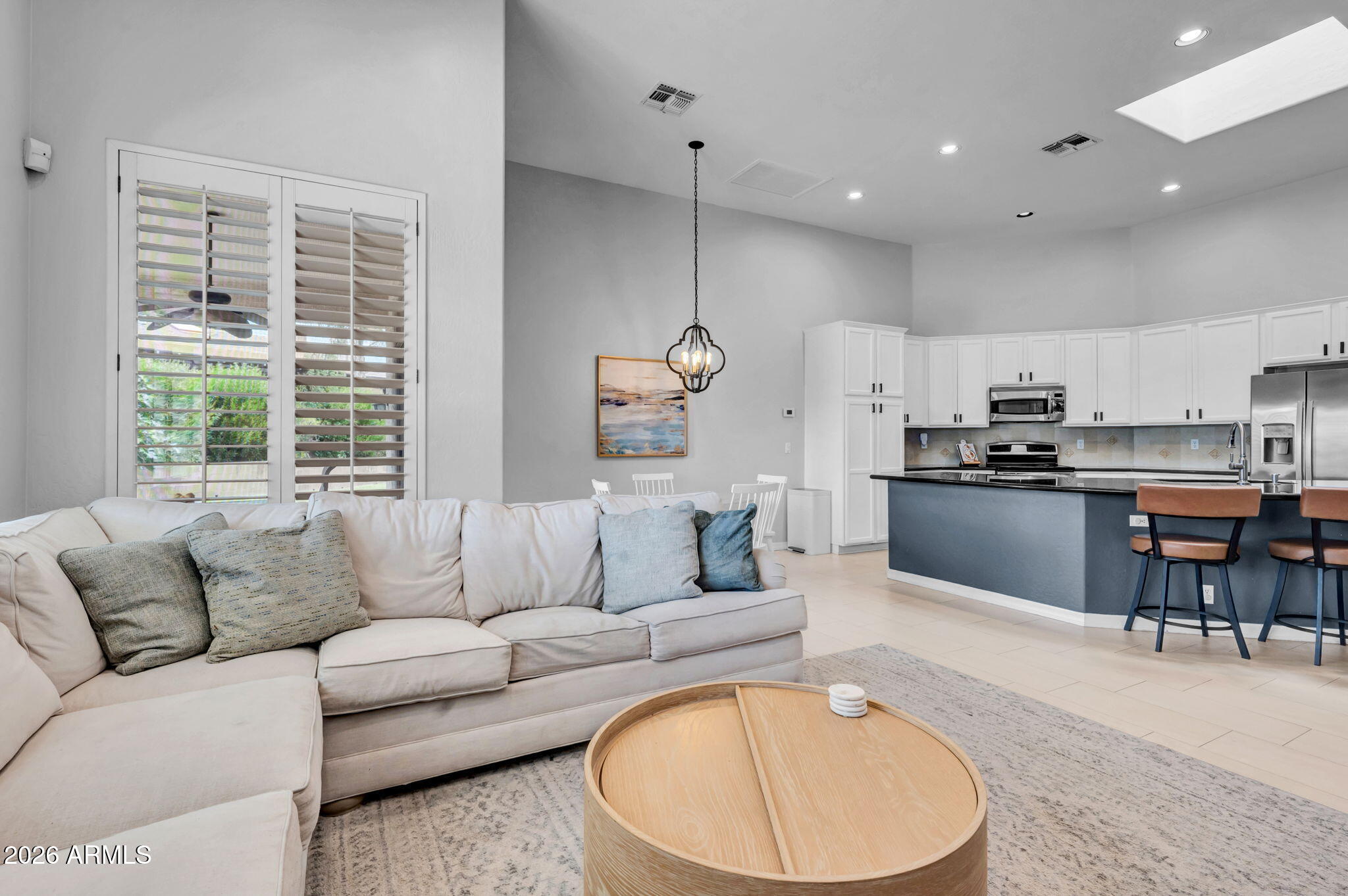 1140 E TUCKEY Lane