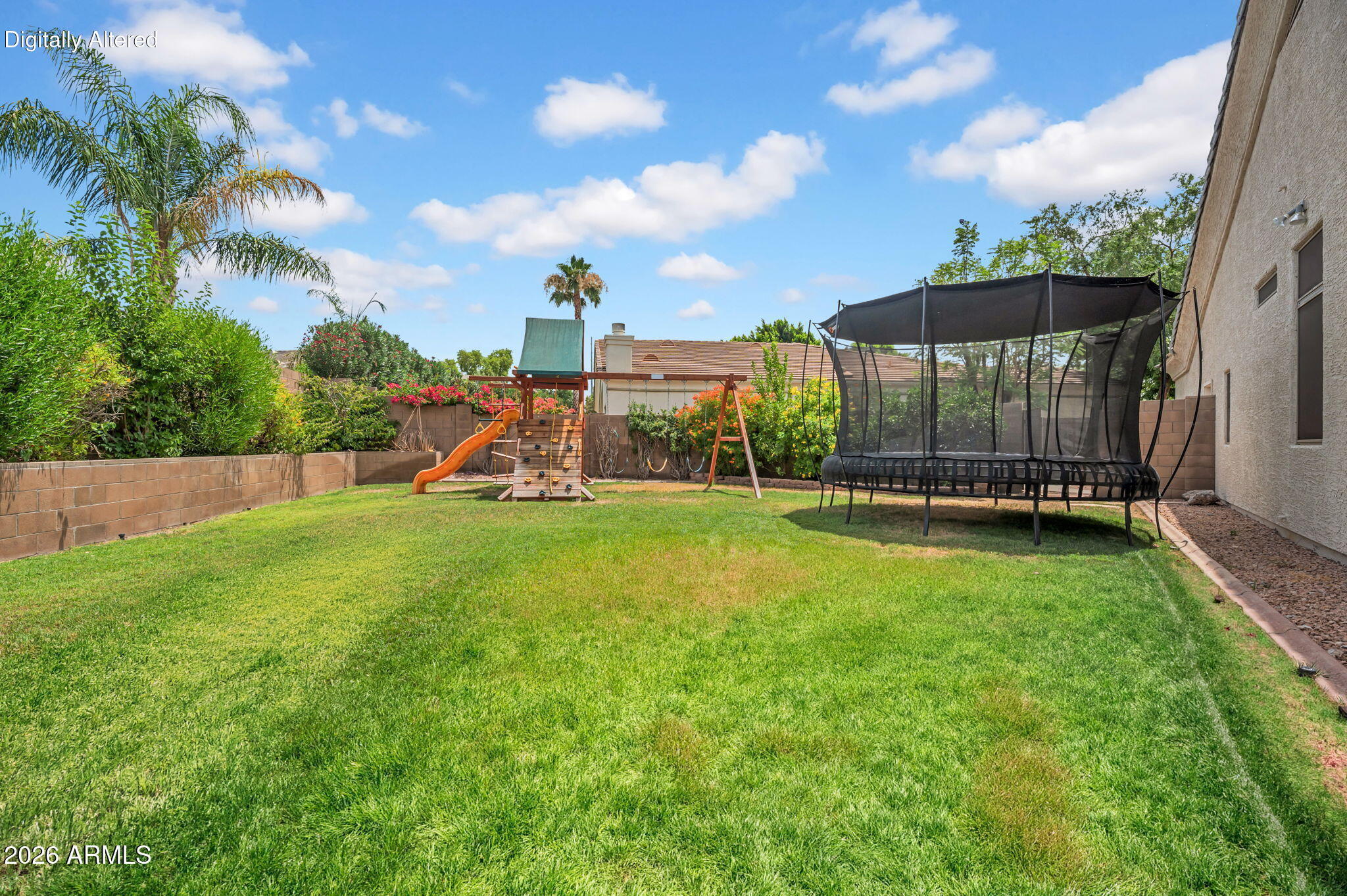 1140 E TUCKEY Lane