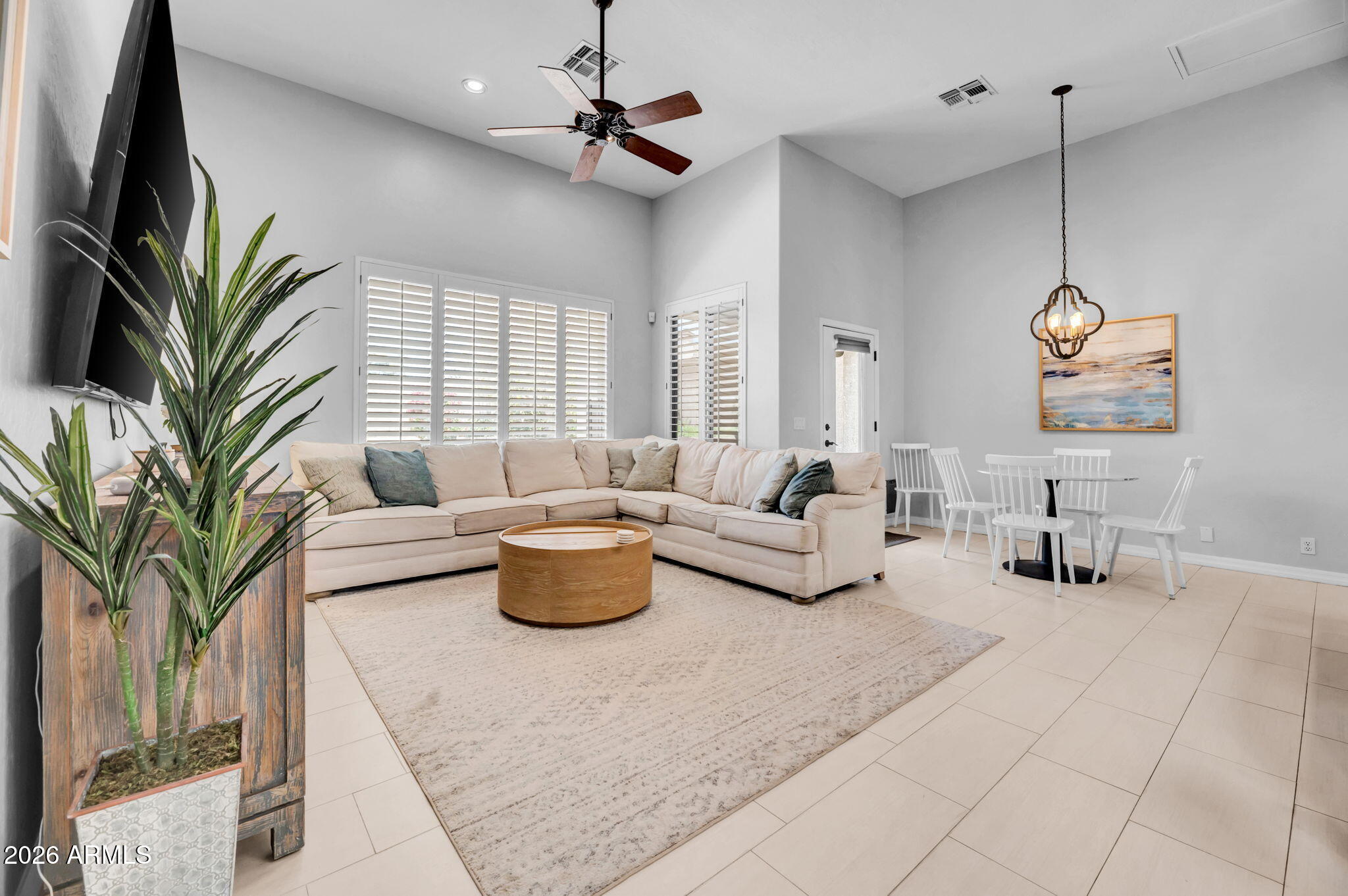 1140 E TUCKEY Lane