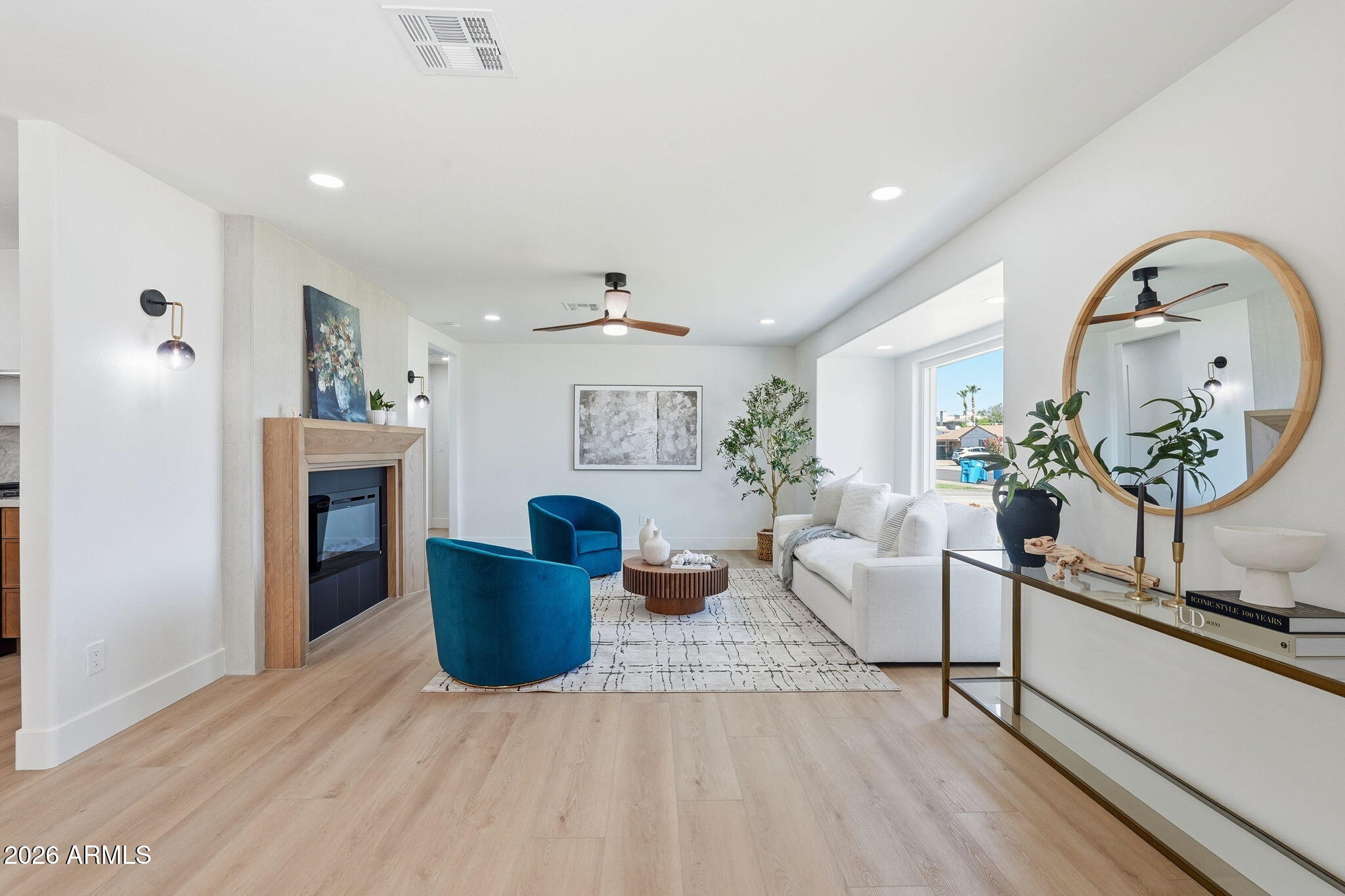 933 E CAVALIER Drive