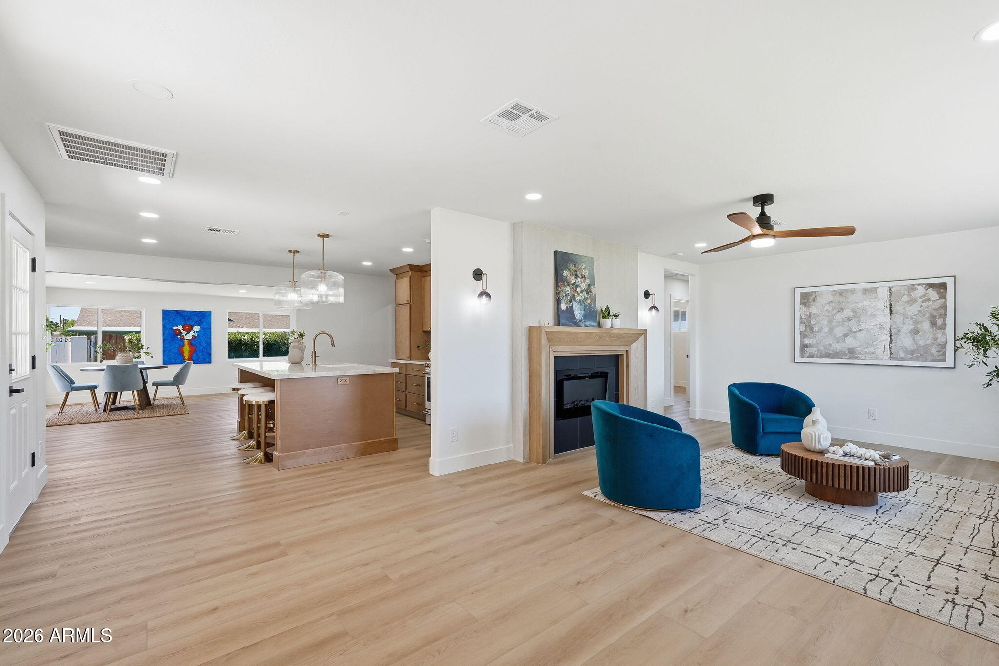 933 E CAVALIER Drive