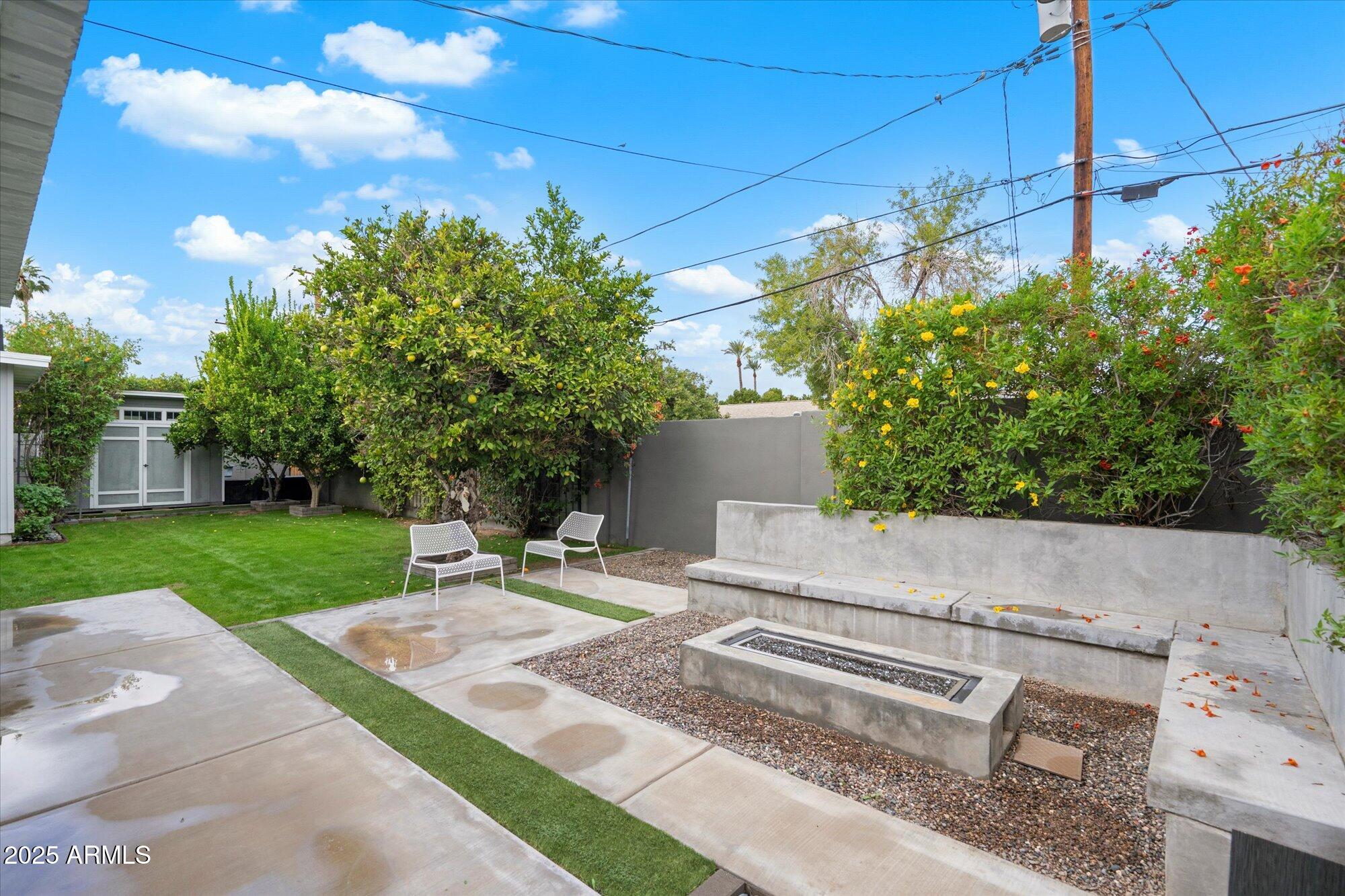 3328 E TURNEY Avenue