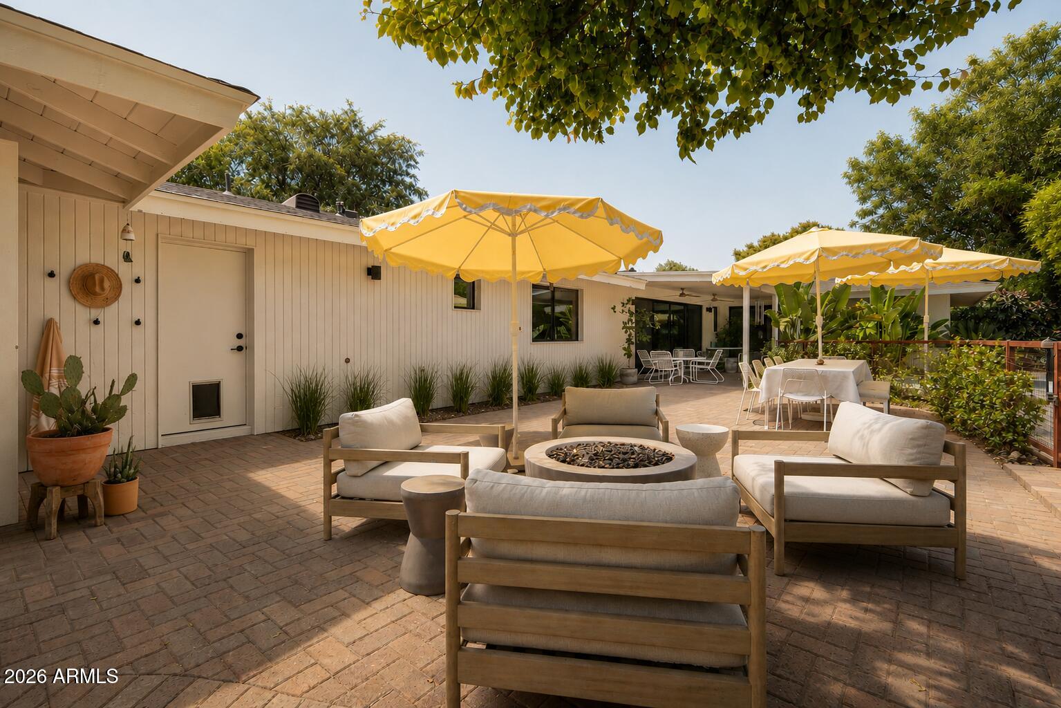 627 W PALMAIRE Avenue