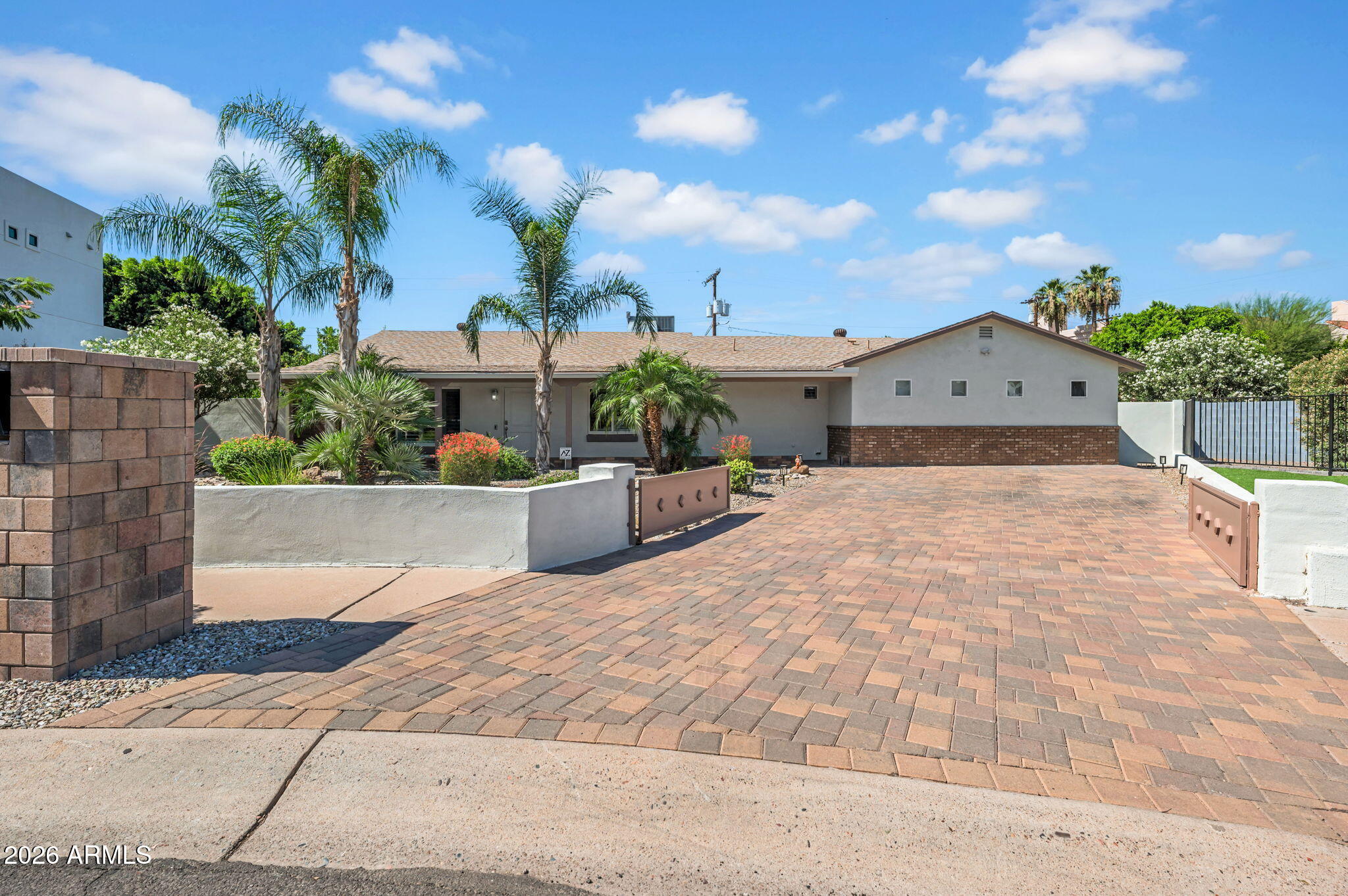 3109 E MONTEROSA Street