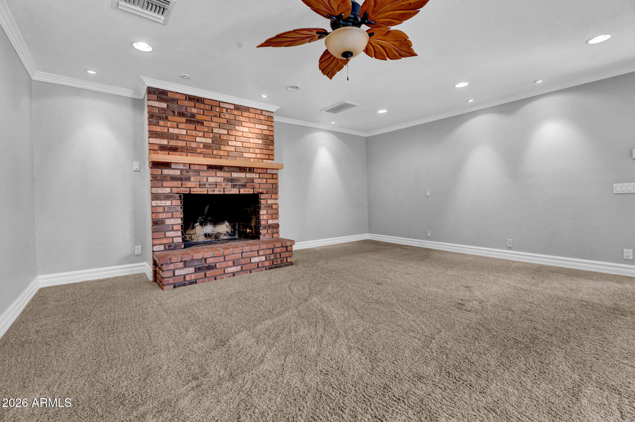3101 E Mariposa St