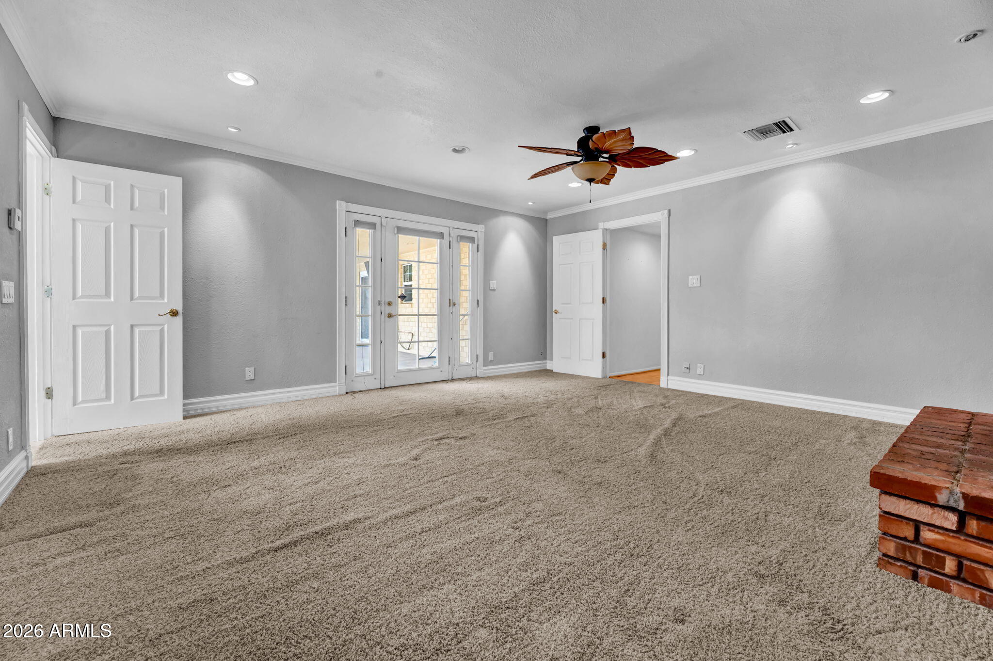 3101 E Mariposa St