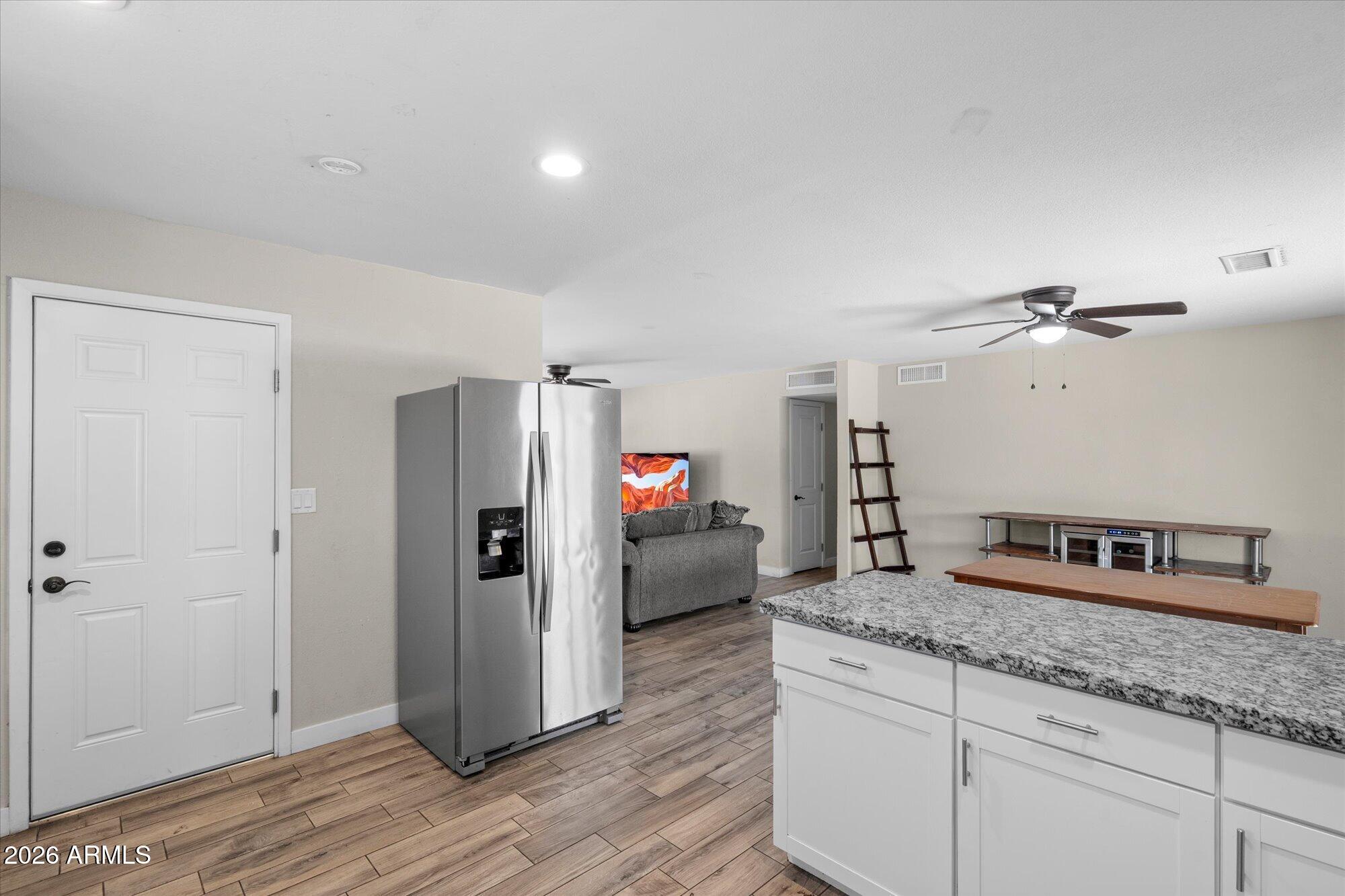 3631 W DENTON Lane