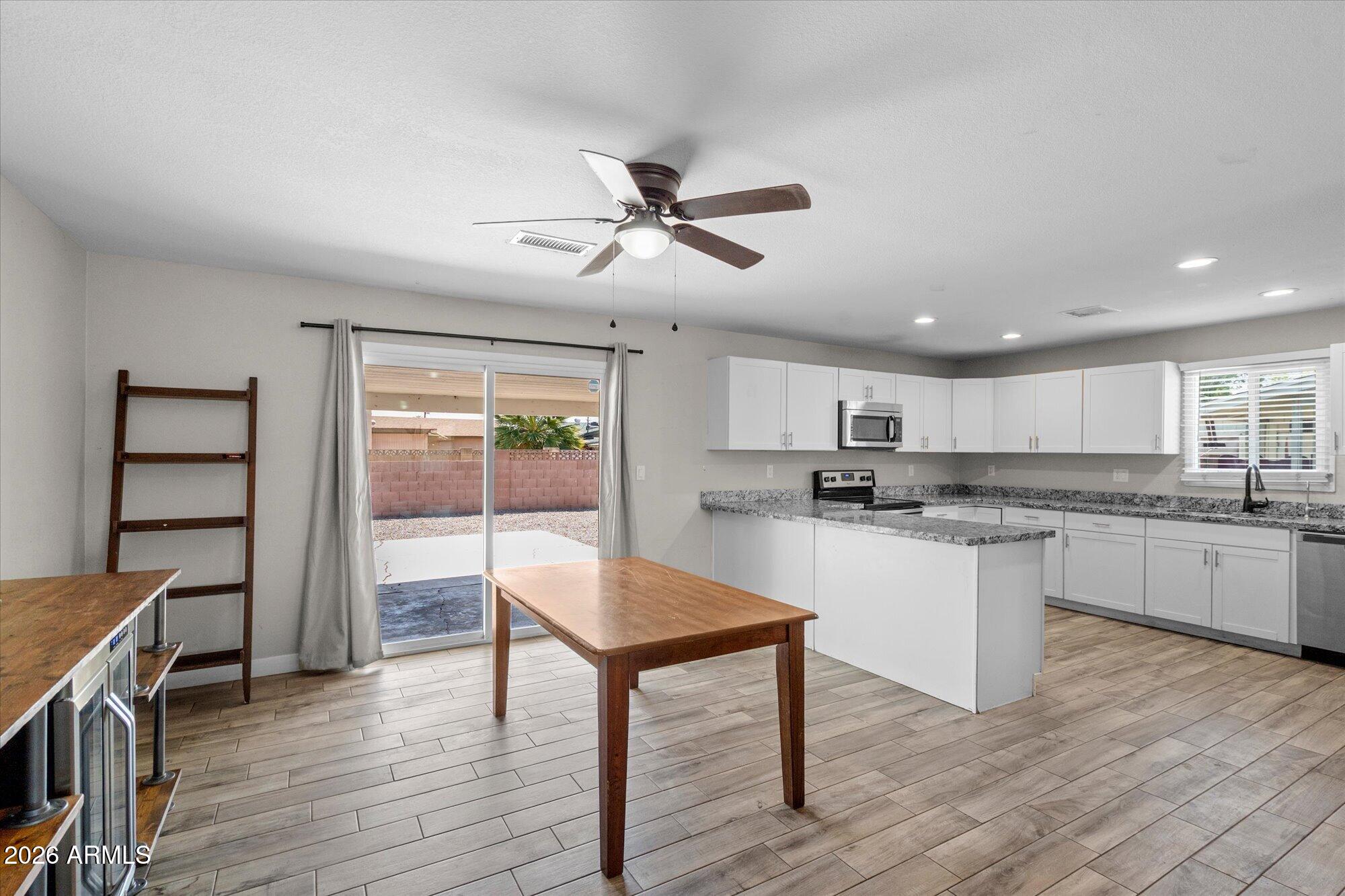 3631 W DENTON Lane