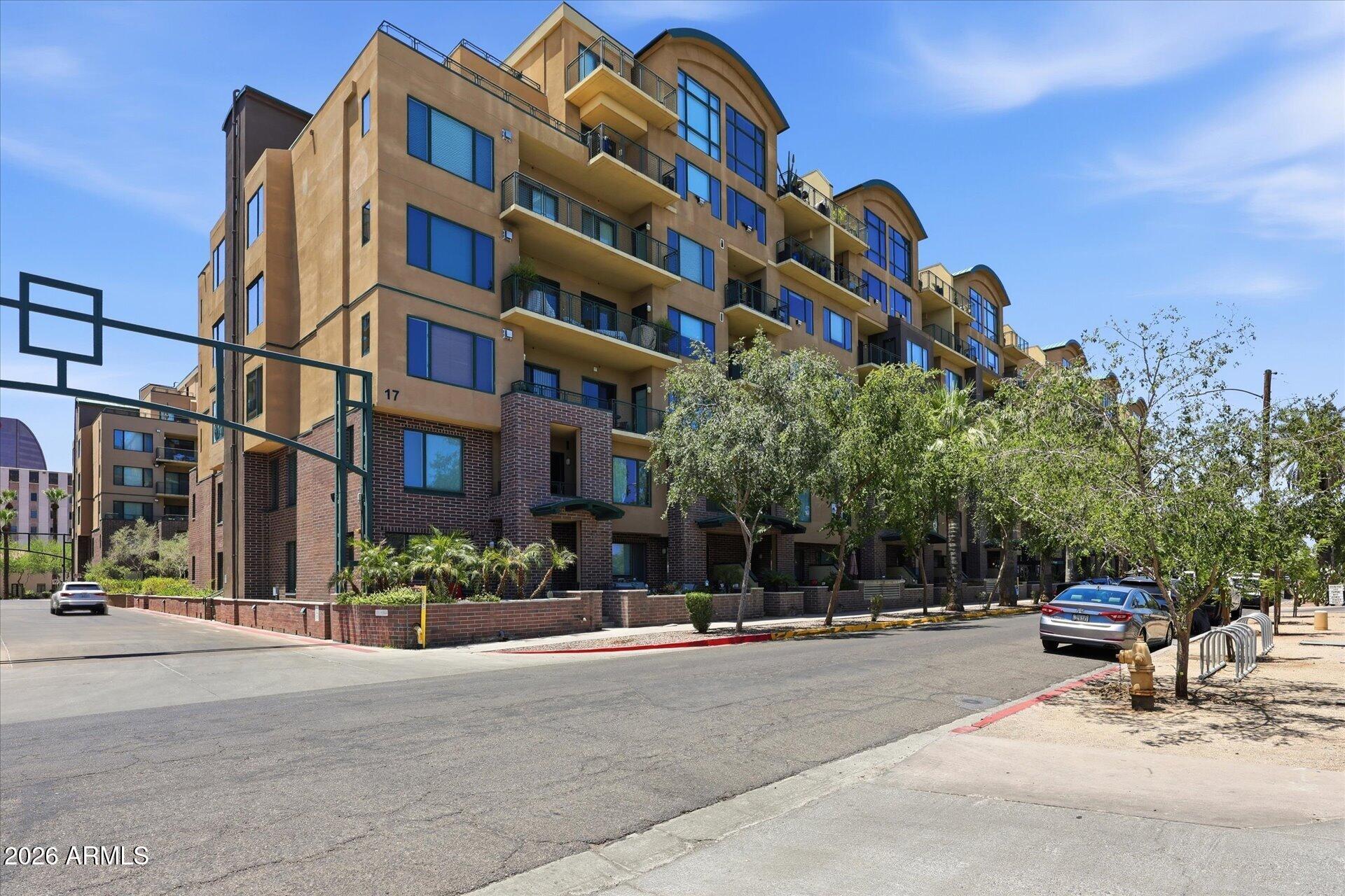 17 W VERNON Avenue 507