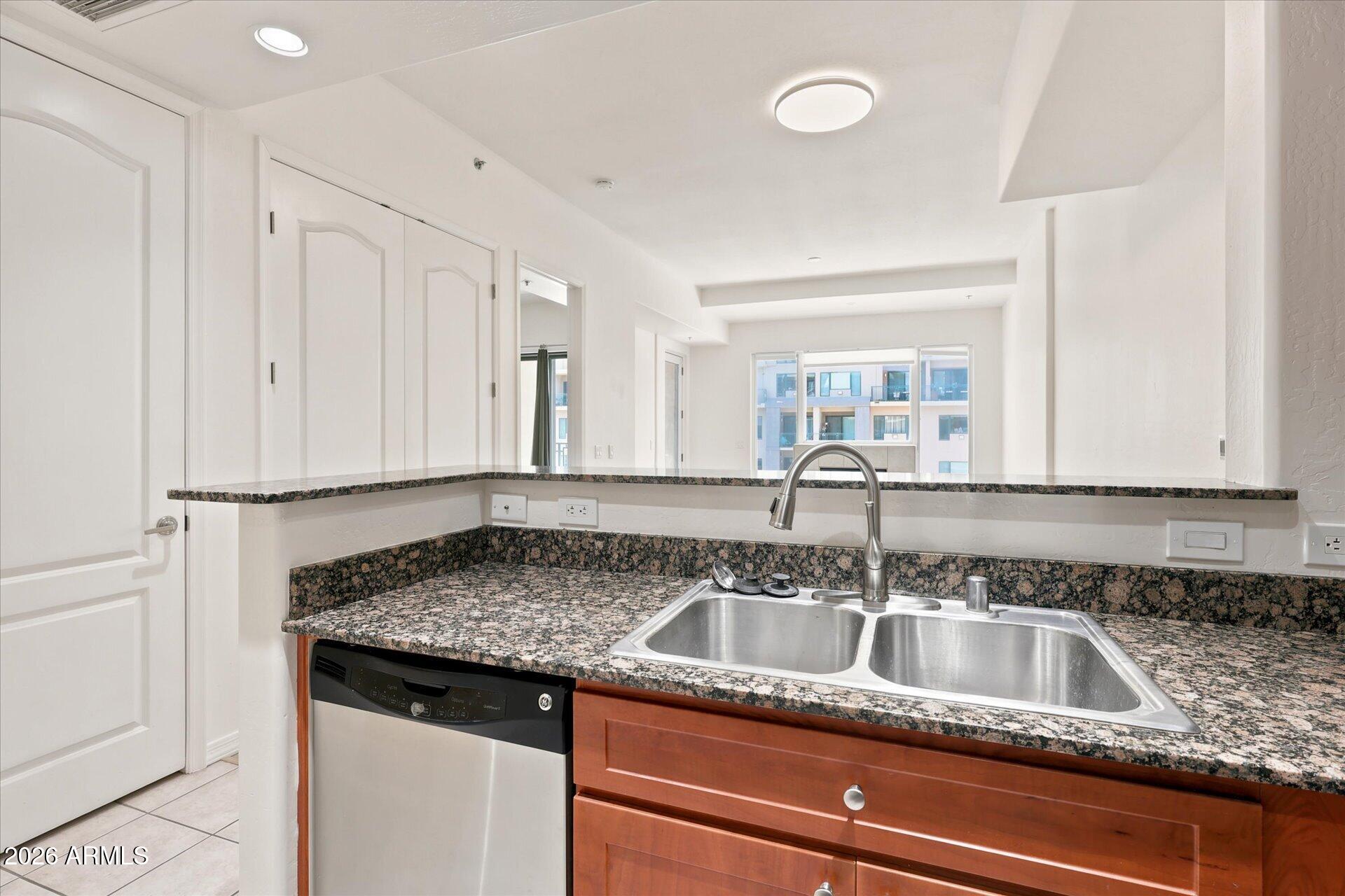 17 W VERNON Avenue 507