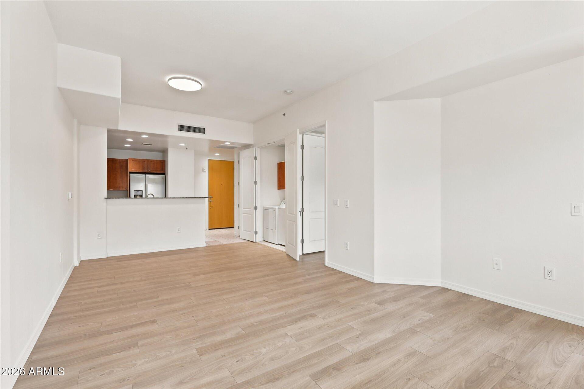 17 W VERNON Avenue 507