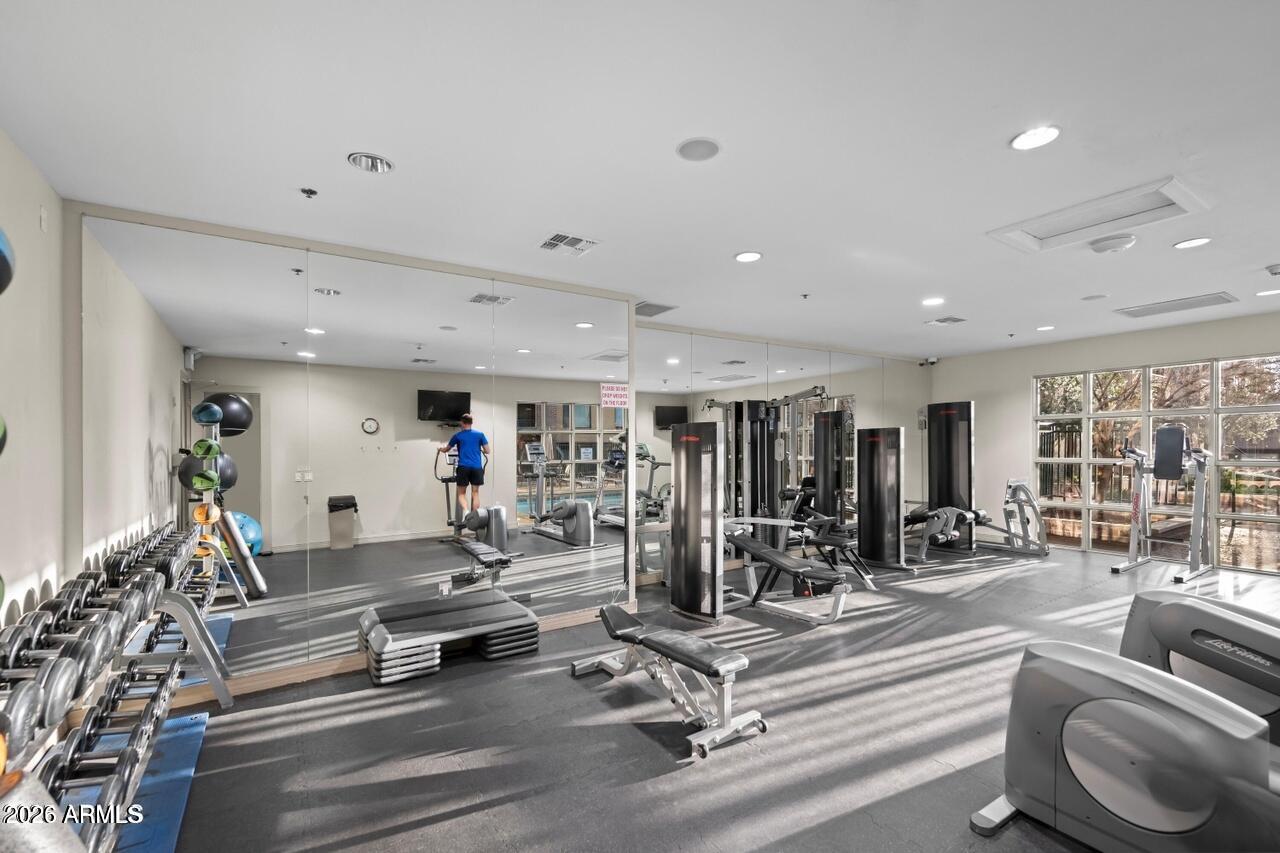 17 W VERNON Avenue 507