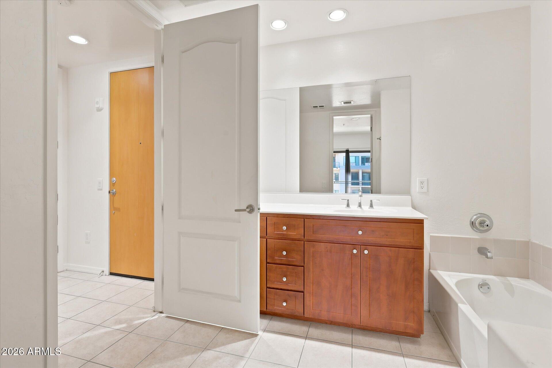 17 W VERNON Avenue 507