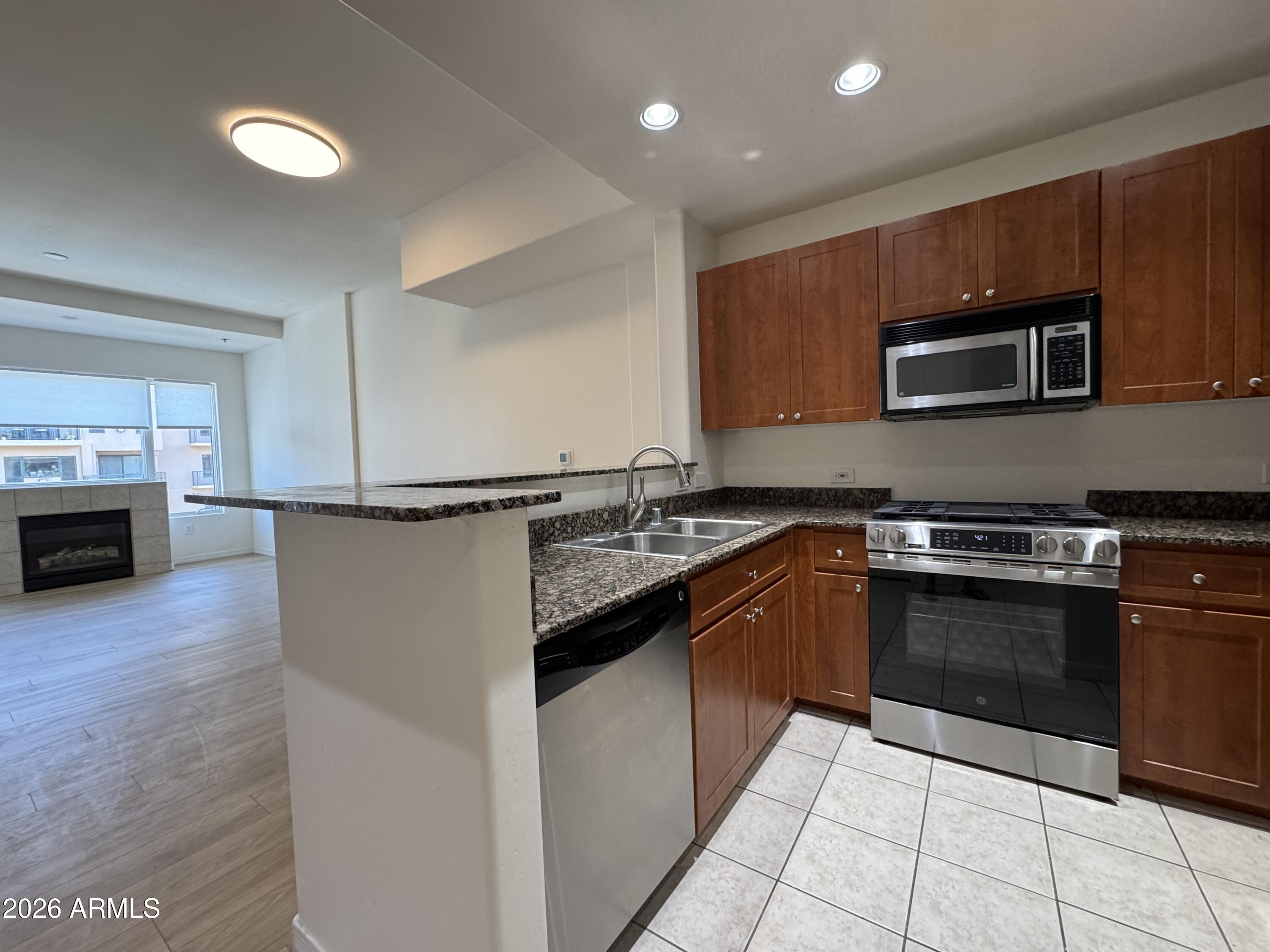 17 W VERNON Avenue 507