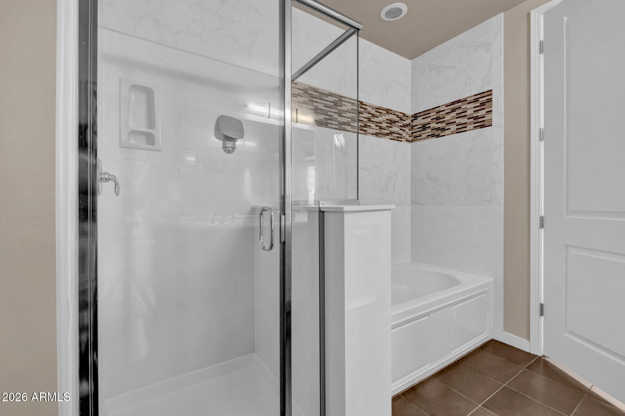 1 E LEXINGTON Avenue 410