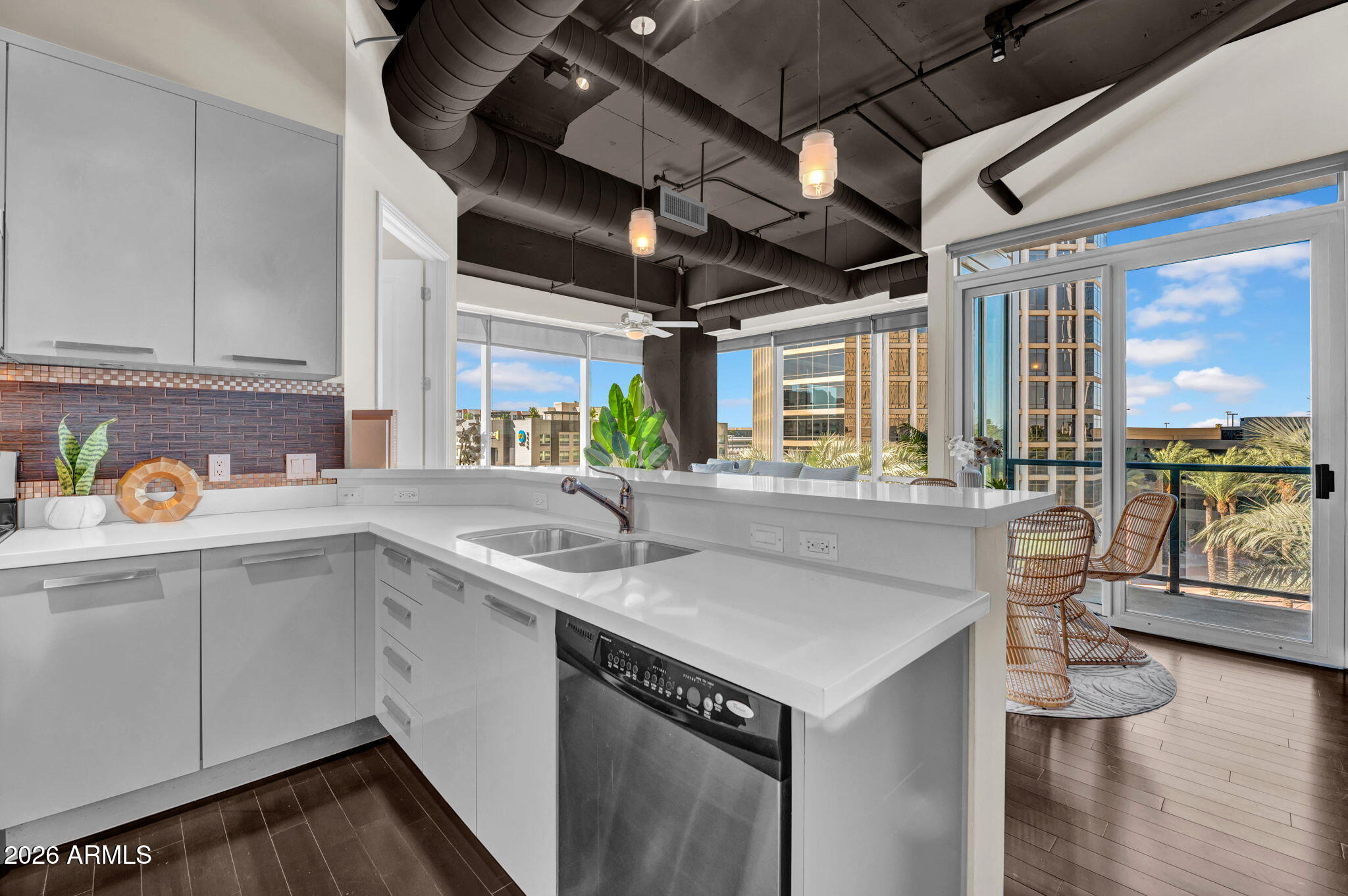 1 E LEXINGTON Avenue 410