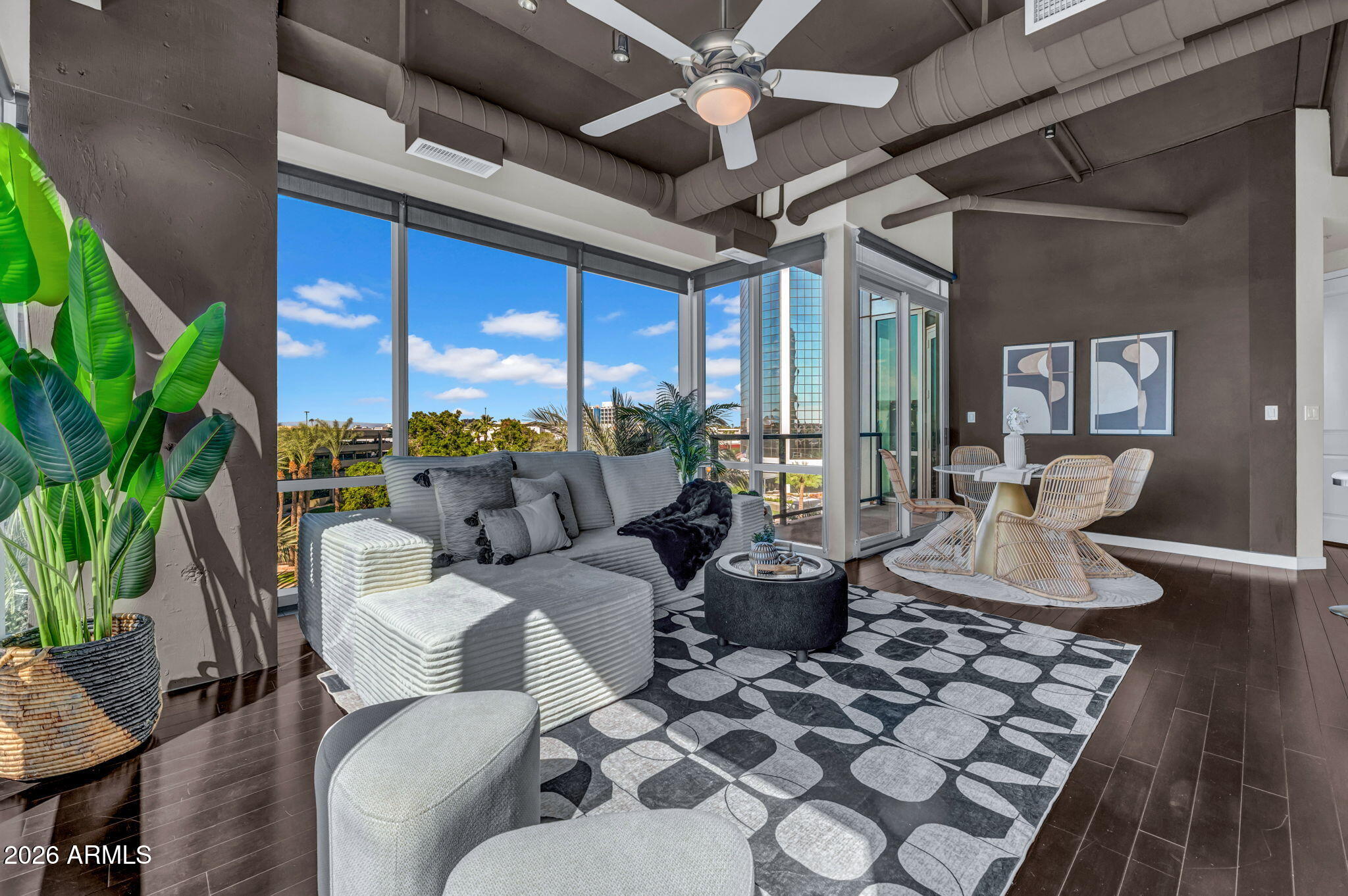 1 E LEXINGTON Avenue 410