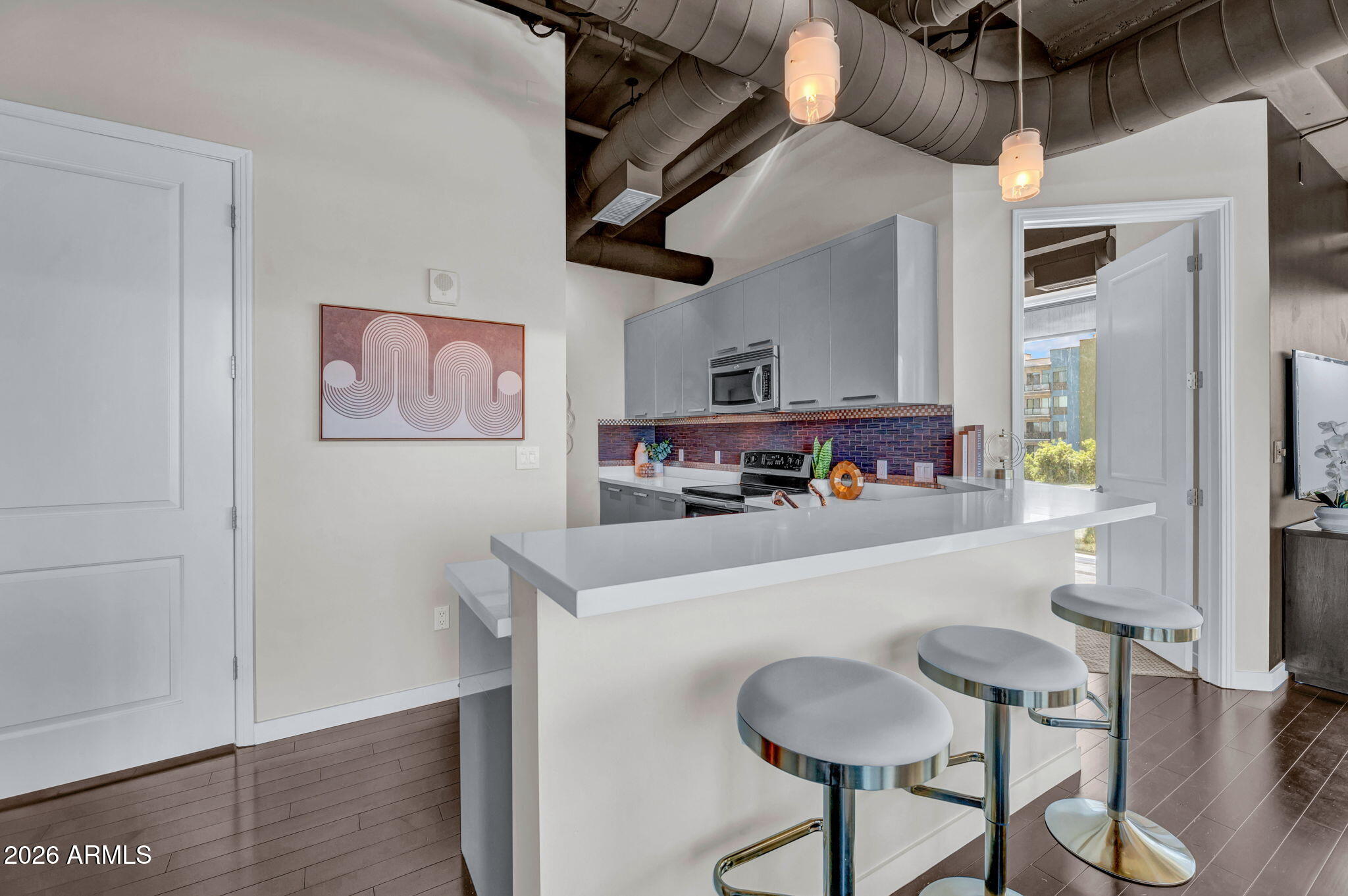 1 E LEXINGTON Avenue 410