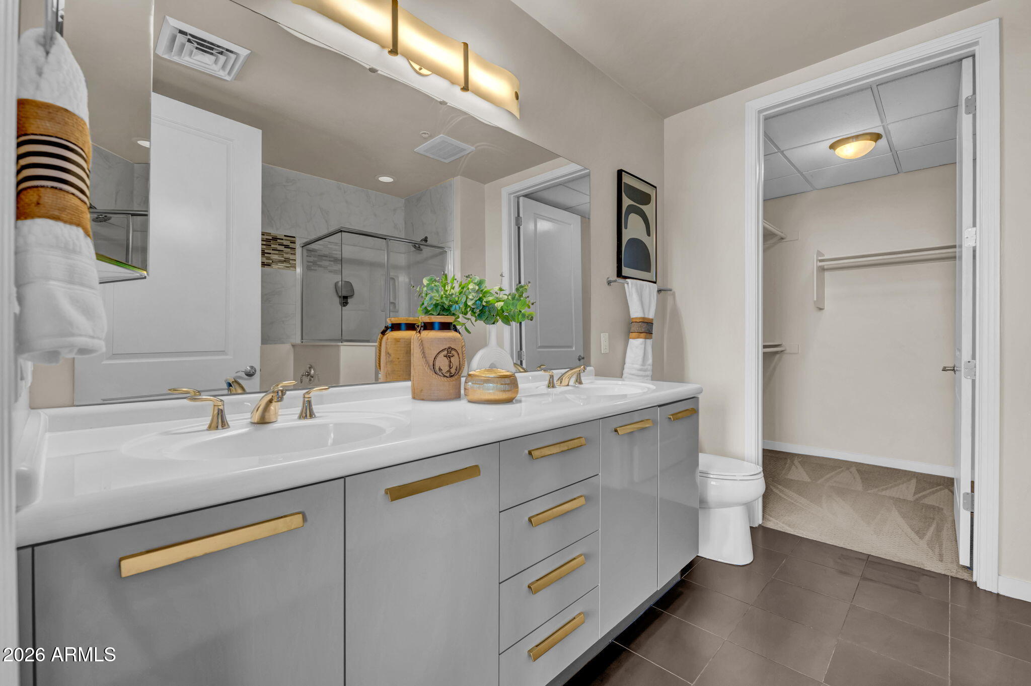 1 E LEXINGTON Avenue 410