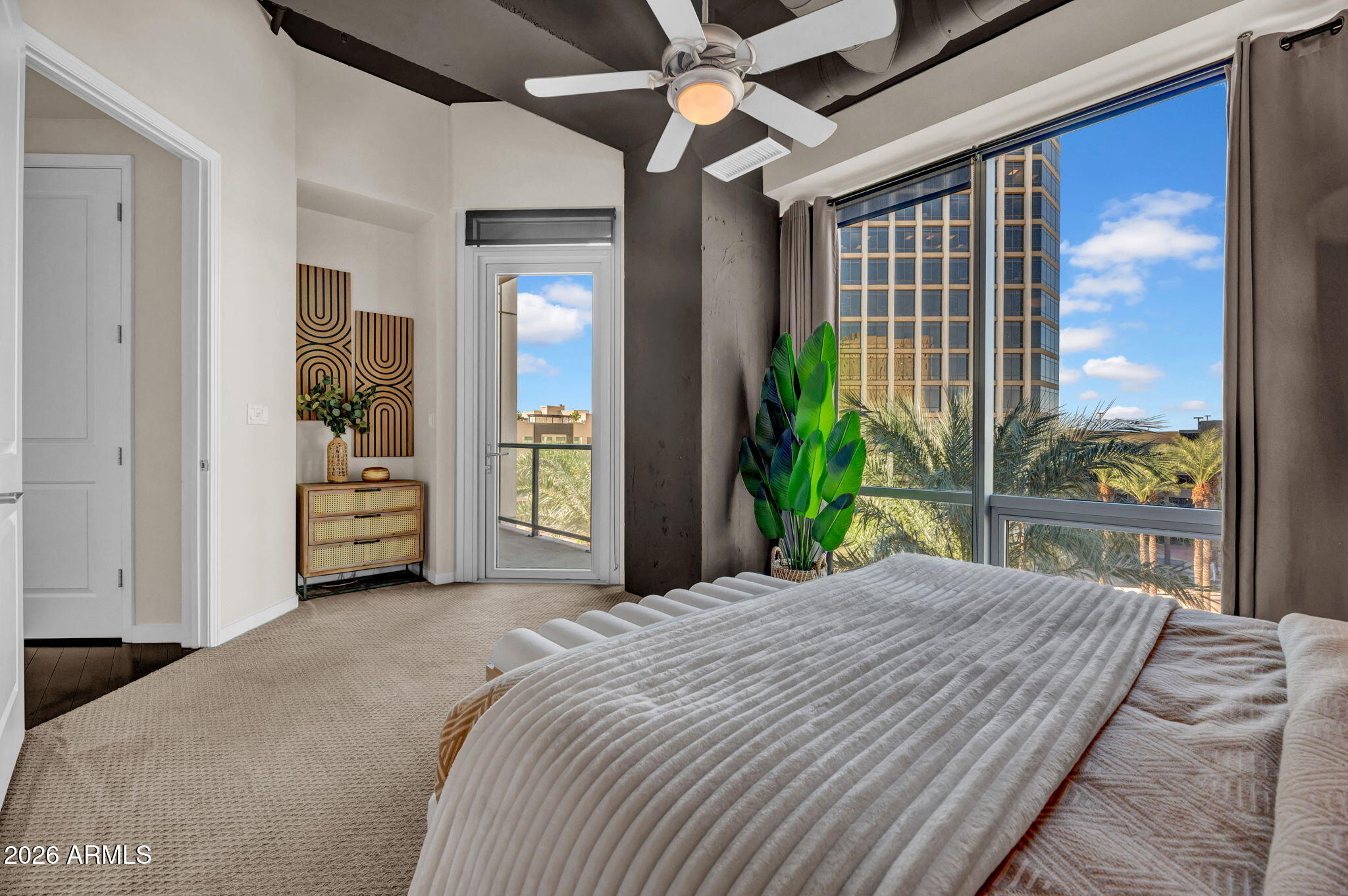 1 E LEXINGTON Avenue 410