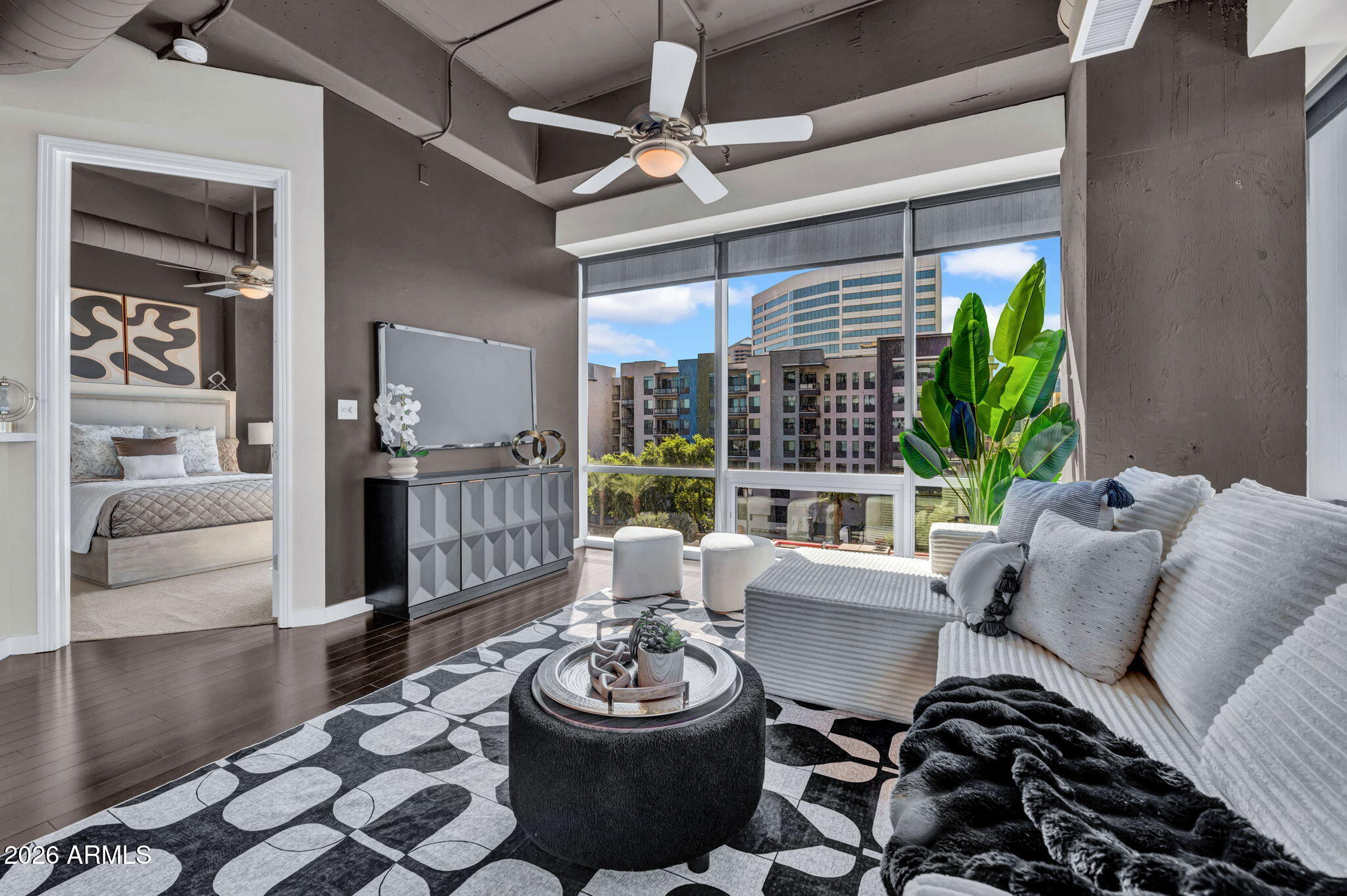 1 E LEXINGTON Avenue 410