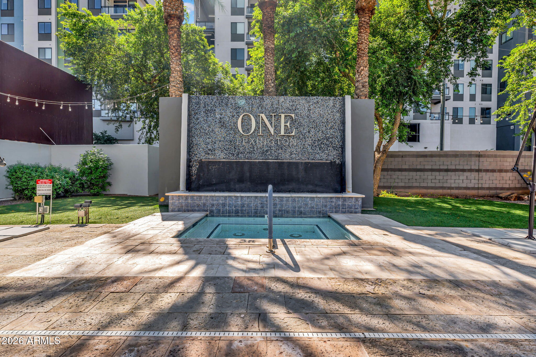 1 E LEXINGTON Avenue 410