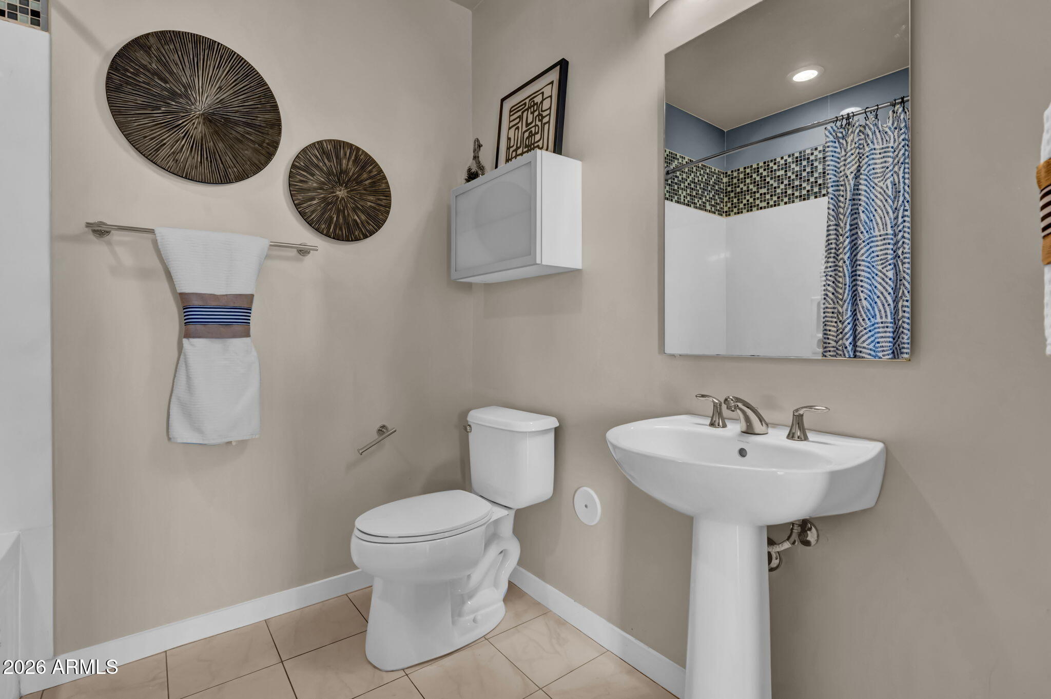 1 E LEXINGTON Avenue 410