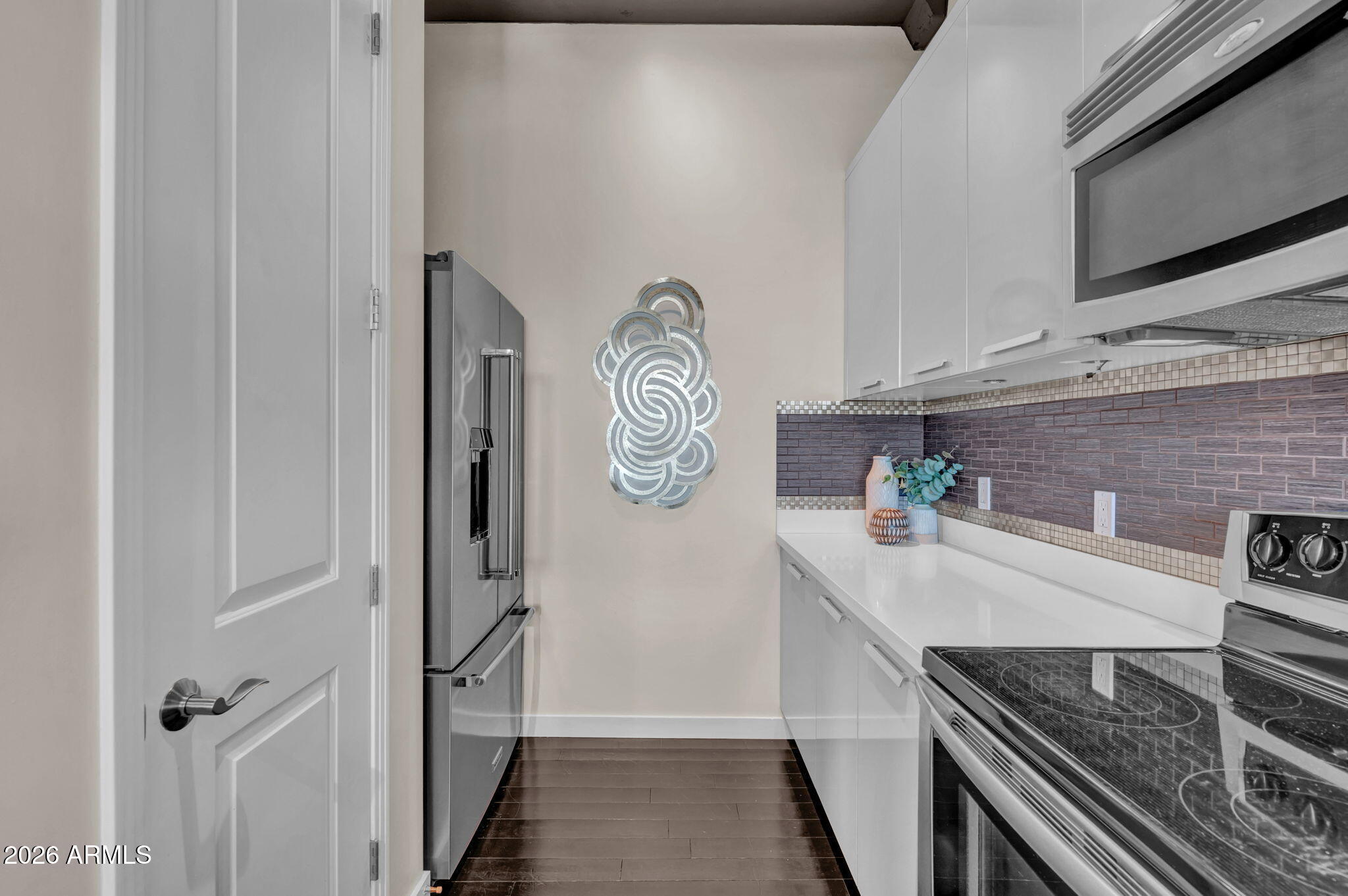 1 E LEXINGTON Avenue 410