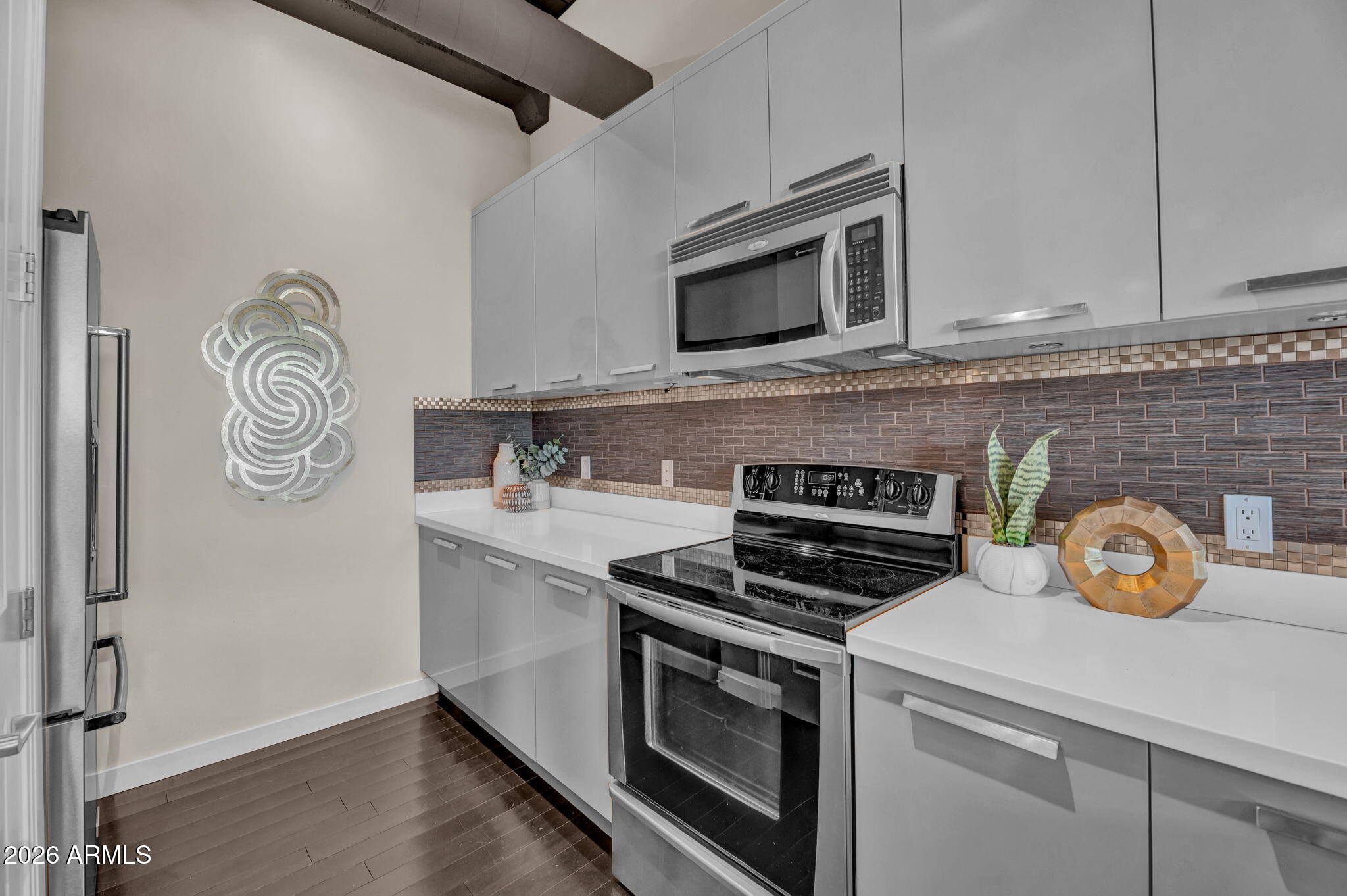 1 E LEXINGTON Avenue 410
